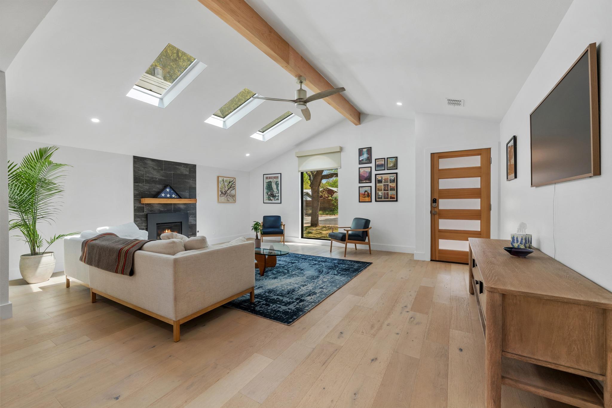 7504 Whispering Oaks Dr, Austin, TX 78745