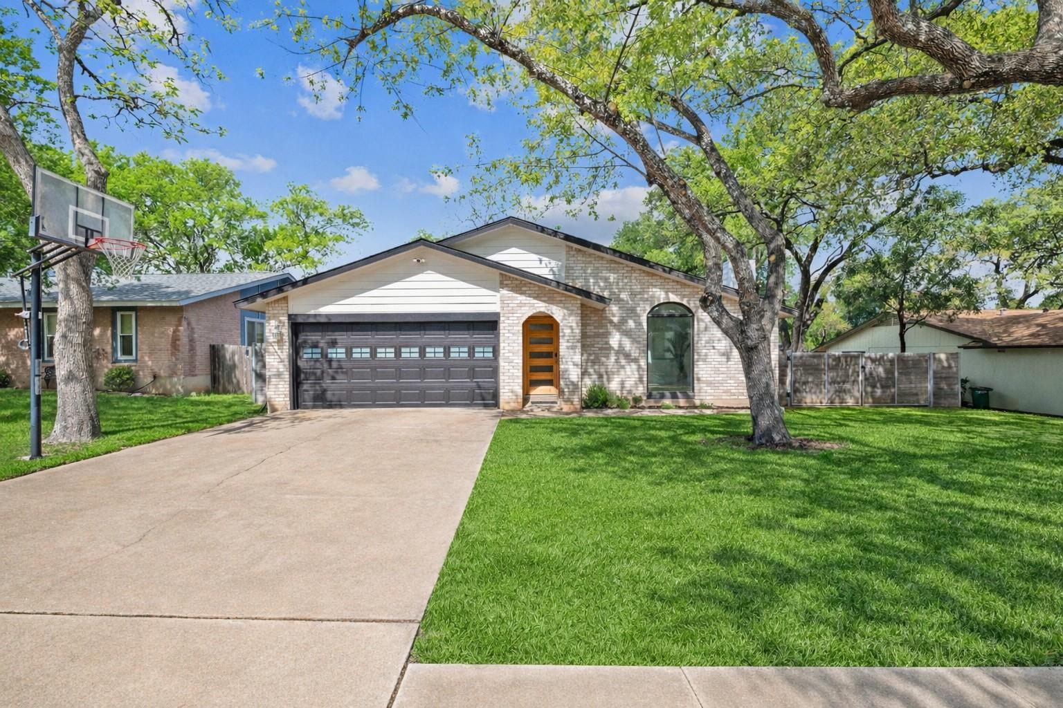 7504 Whispering Oaks Dr, Austin, TX 78745