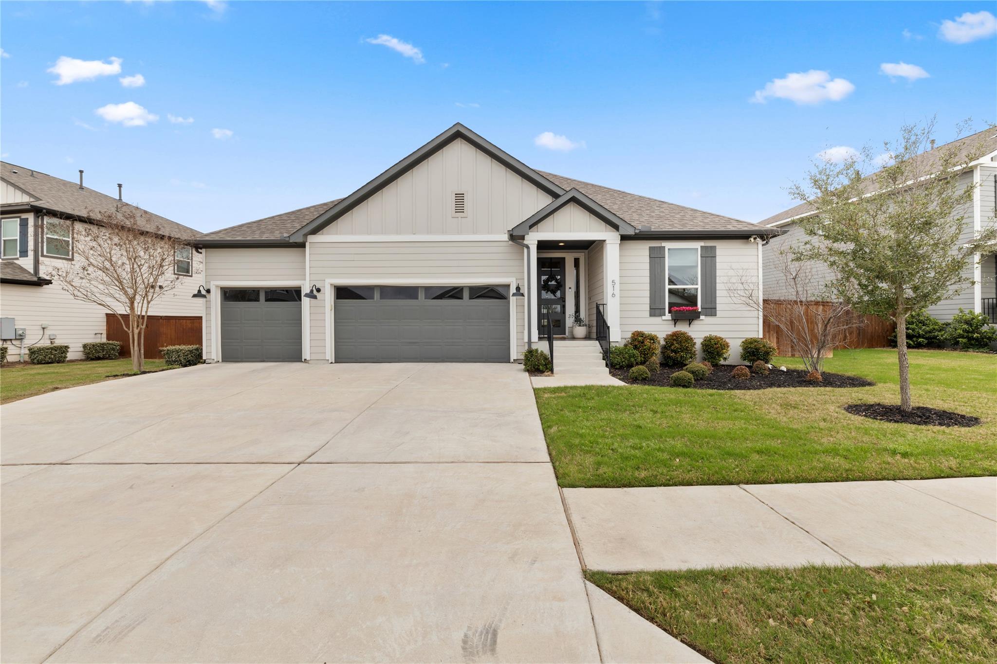 516 Moonlit Stream Pass, Dripping Springs, TX 78620