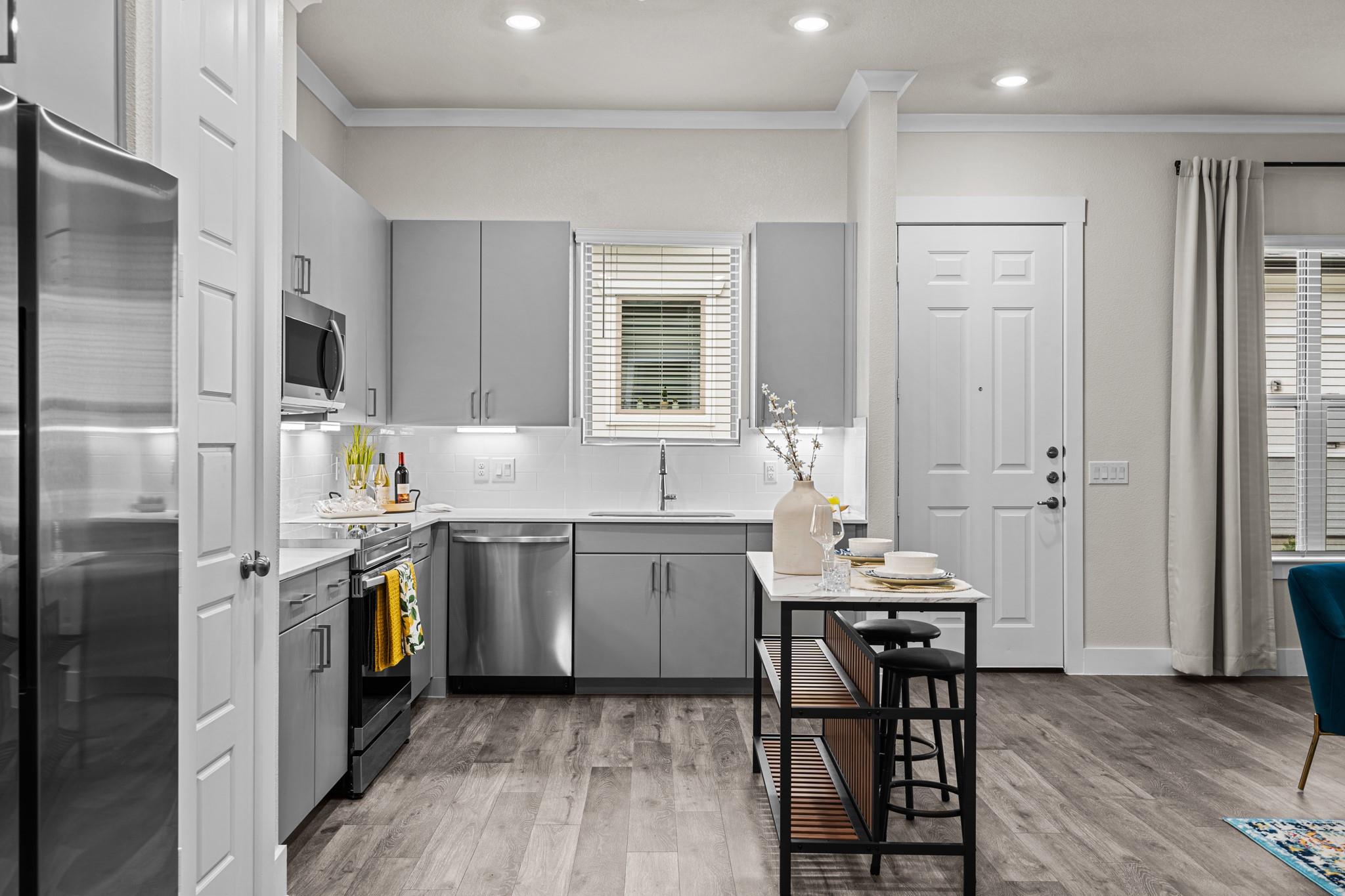 865 Limmer Loop # 813, Hutto, TX 78634