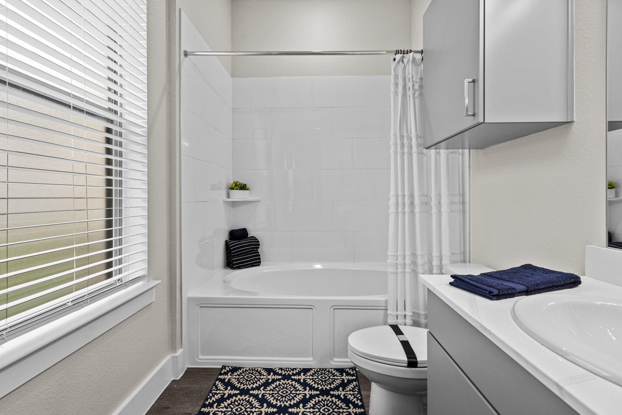 865 Limmer Loop # 813, Hutto, TX 78634