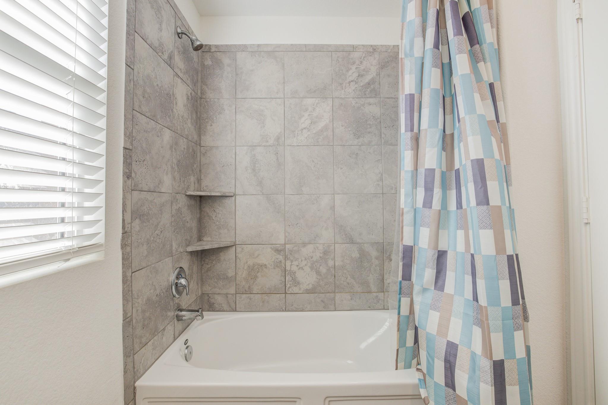 105 Isaac Millsaps Trl, Bastrop, TX 78602