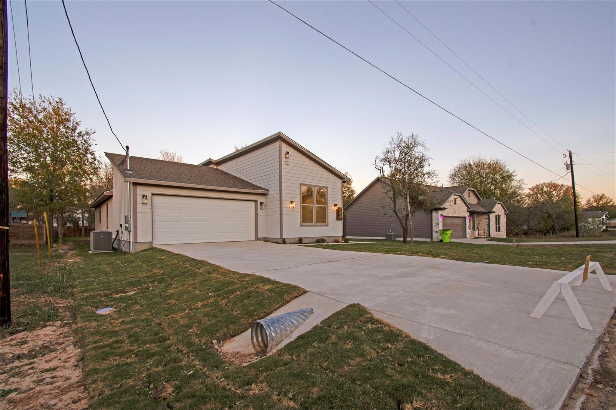 346 Nene Ln, Bastrop, TX 78602