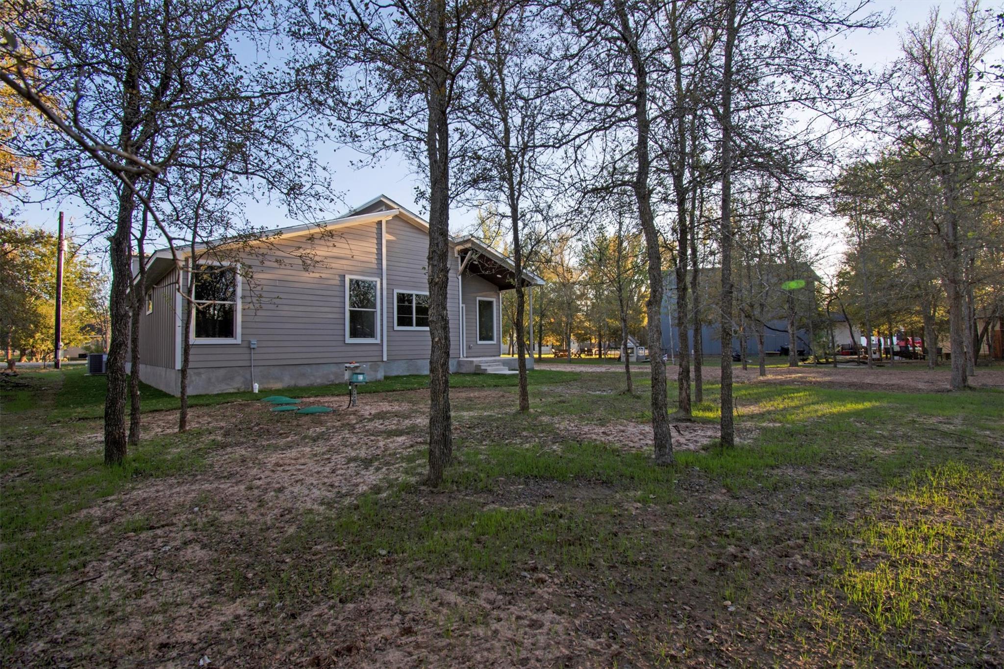 104 Kipapa Ct, Bastrop, TX 78602