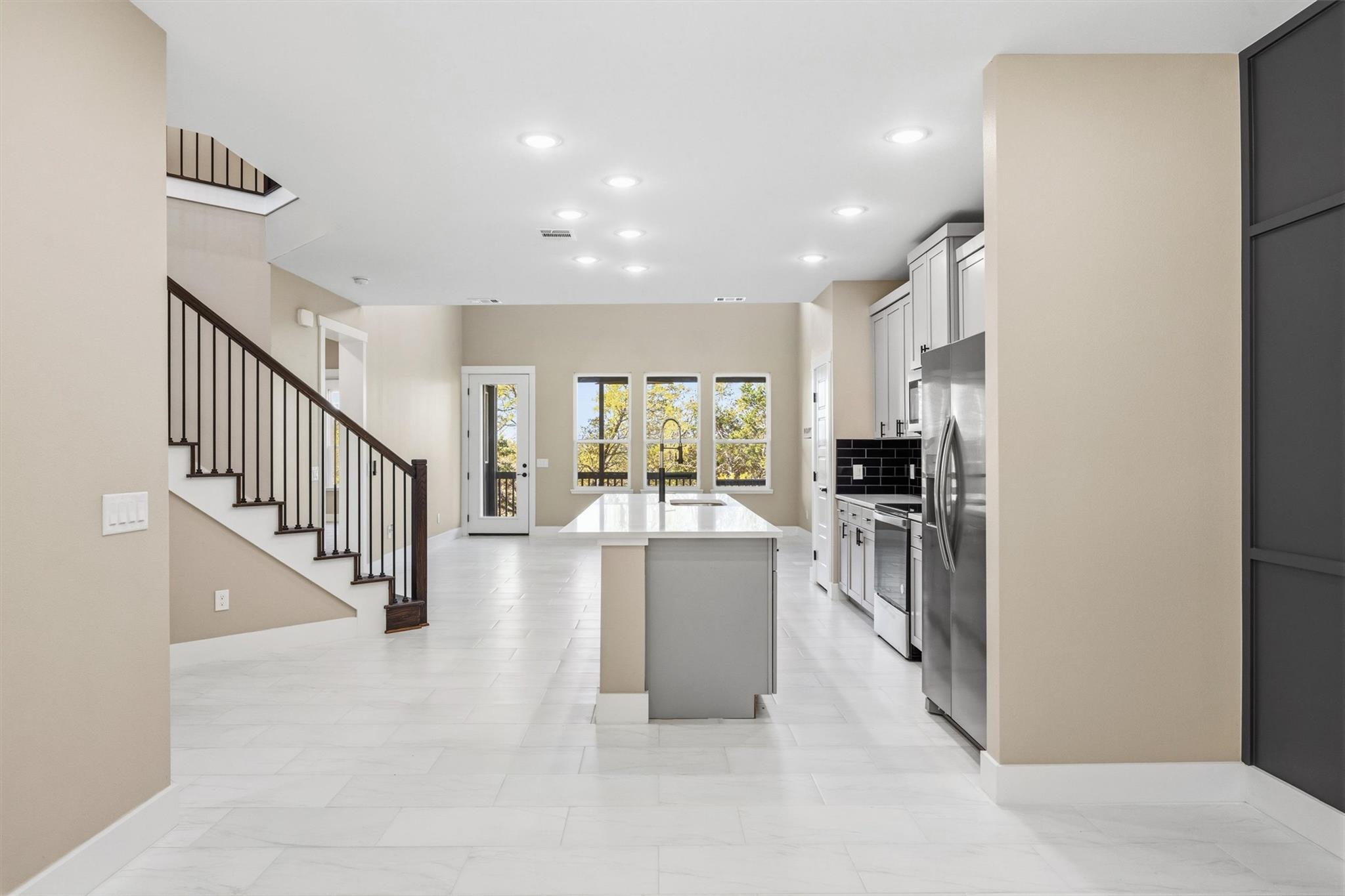 17503 Panorama Dr, Dripping Springs, TX 78620