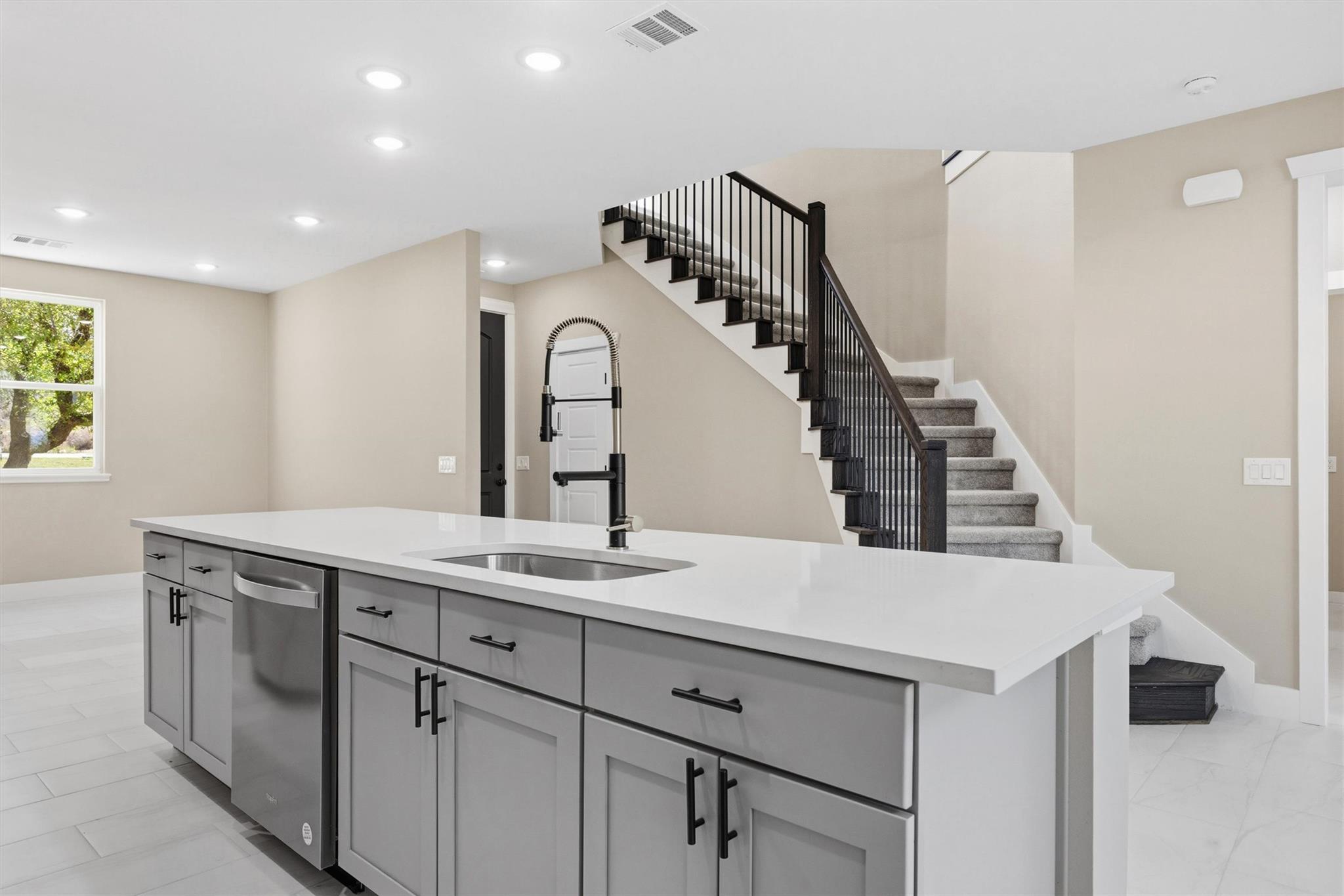 17503 Panorama Dr, Dripping Springs, TX 78620