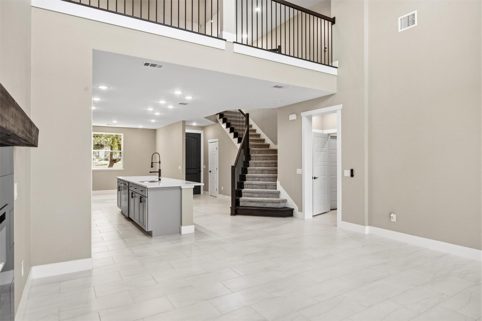 17503 Panorama Dr, Dripping Springs, TX 78620