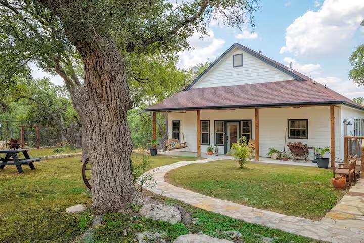 506 Beauchamp Rd, Dripping Springs, TX 78620