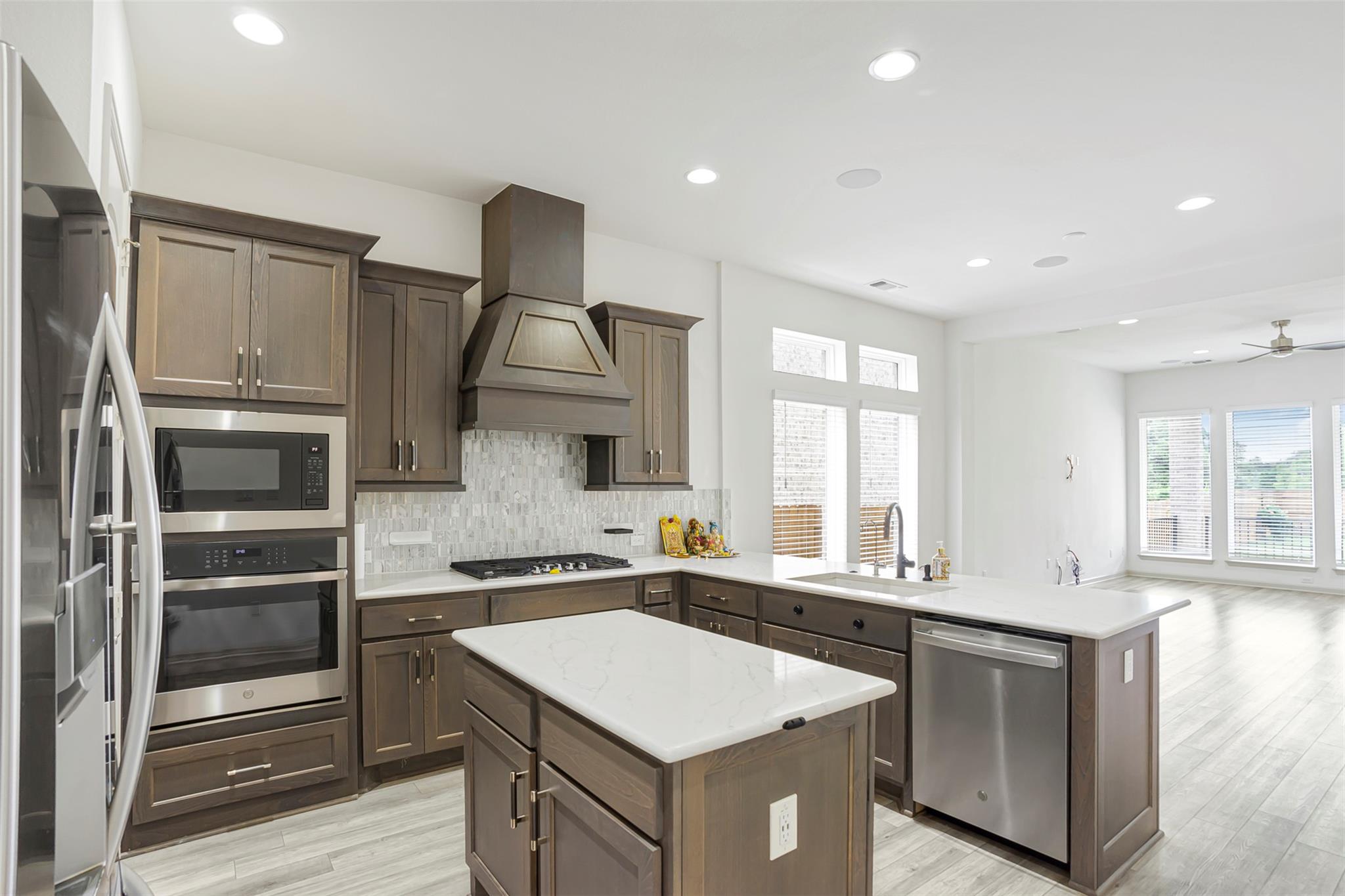 228 Barton Oak Trl, Georgetown, TX 78628