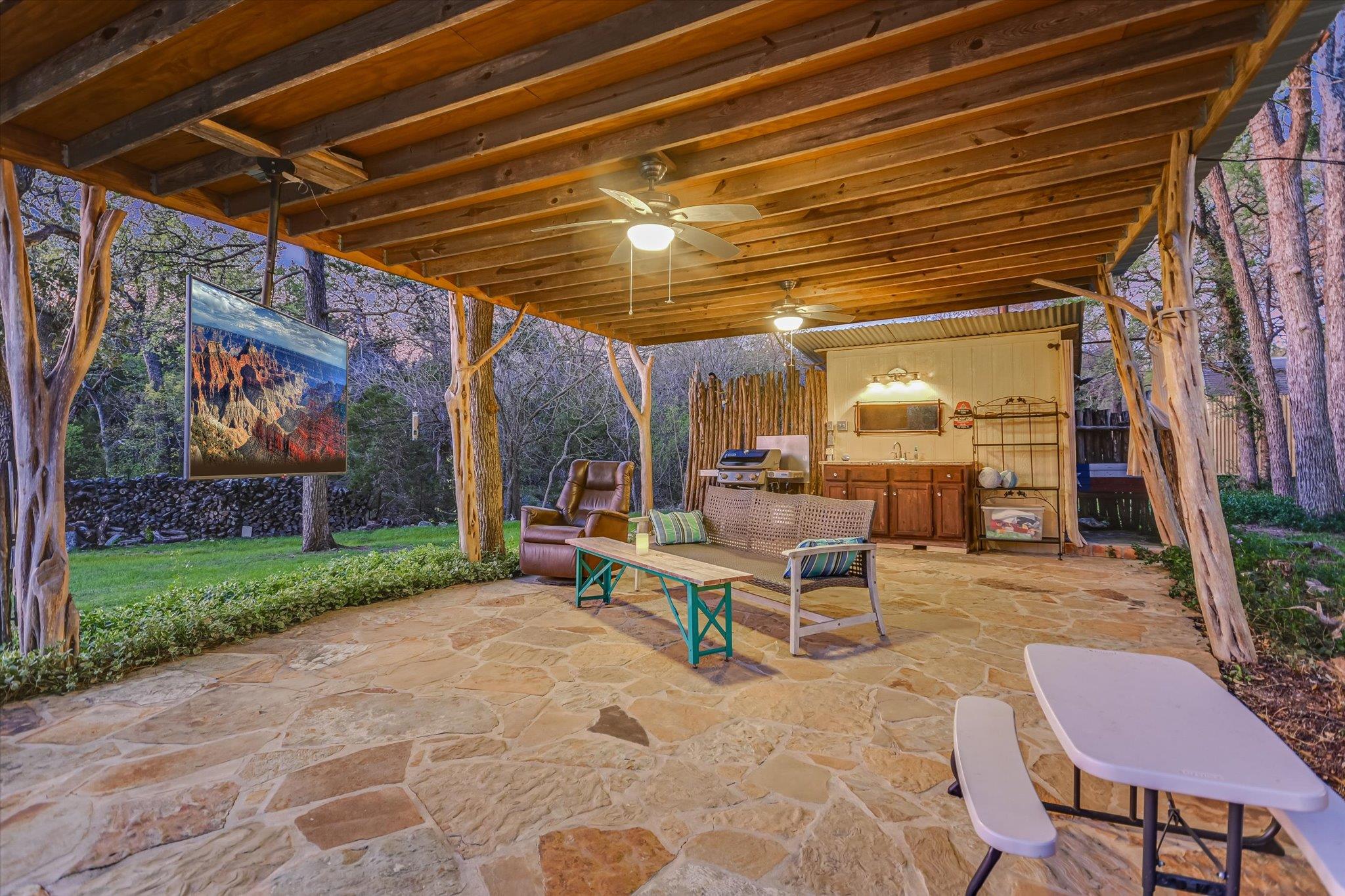 300 DEER LAKE ESTATES, Wimberley, TX 78676