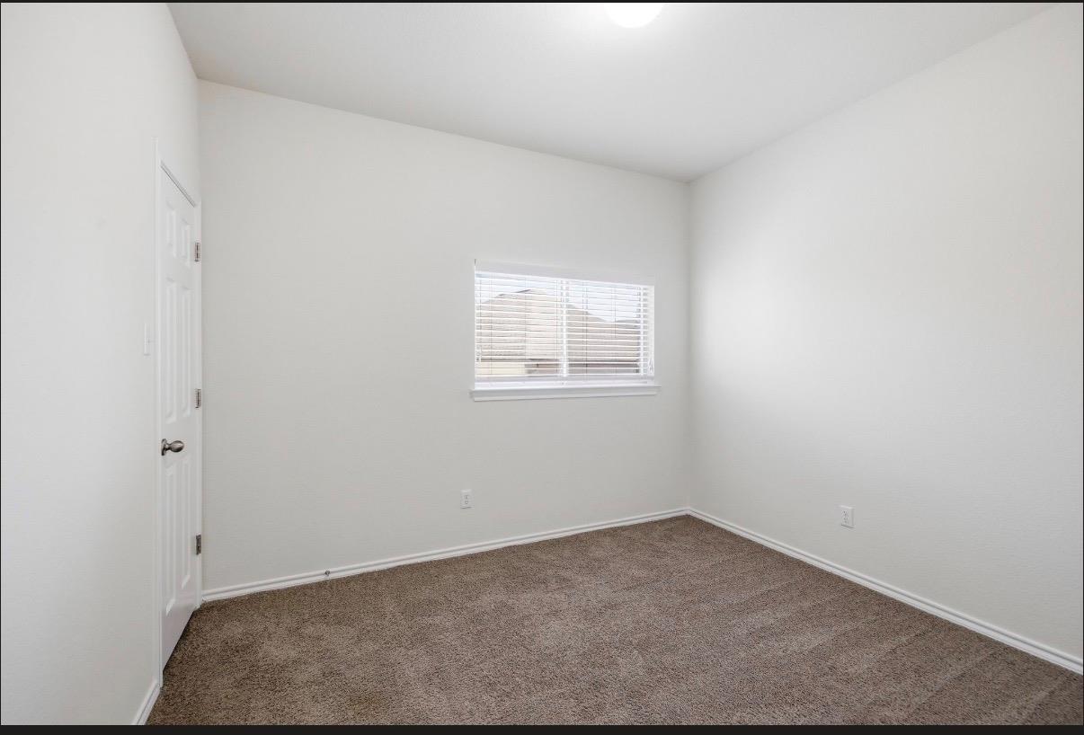 2105 Town Centre Dr # 39, Round Rock, TX 78664