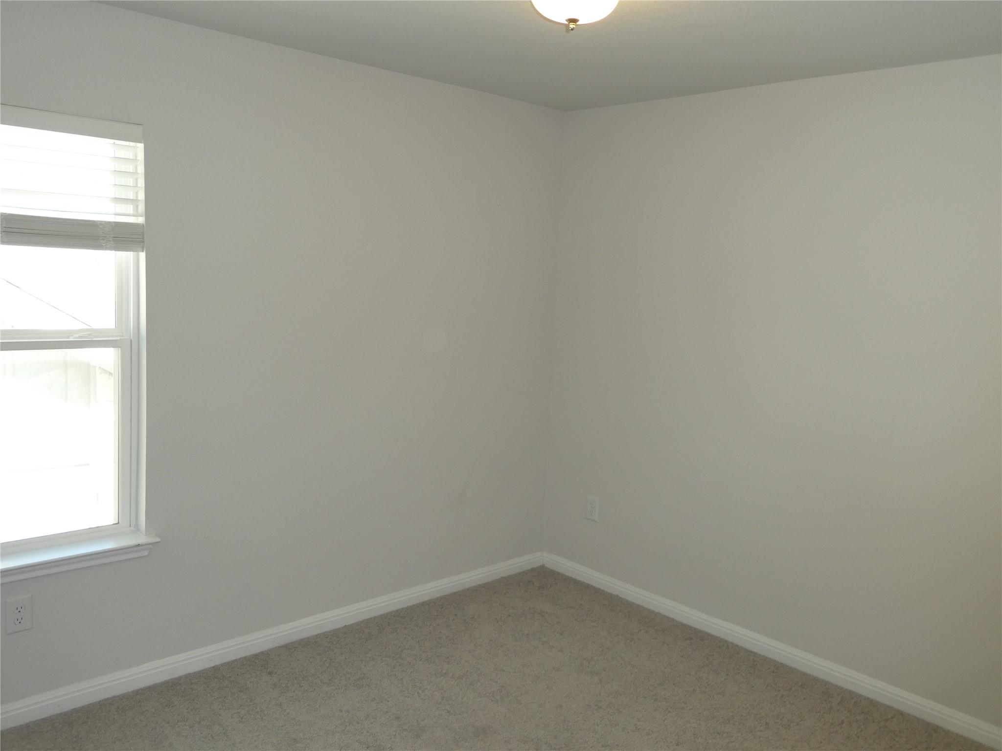 10906 SENTINEL Dr, Austin, TX 78747