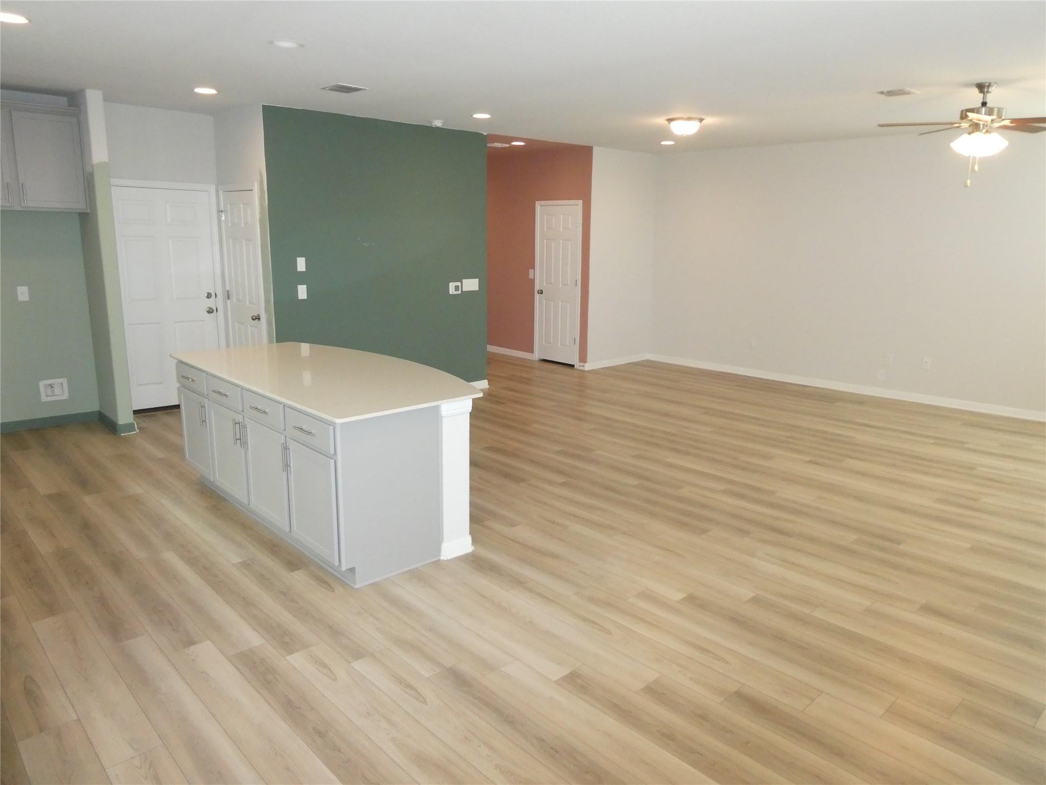 10906 SENTINEL Dr, Austin, TX 78747