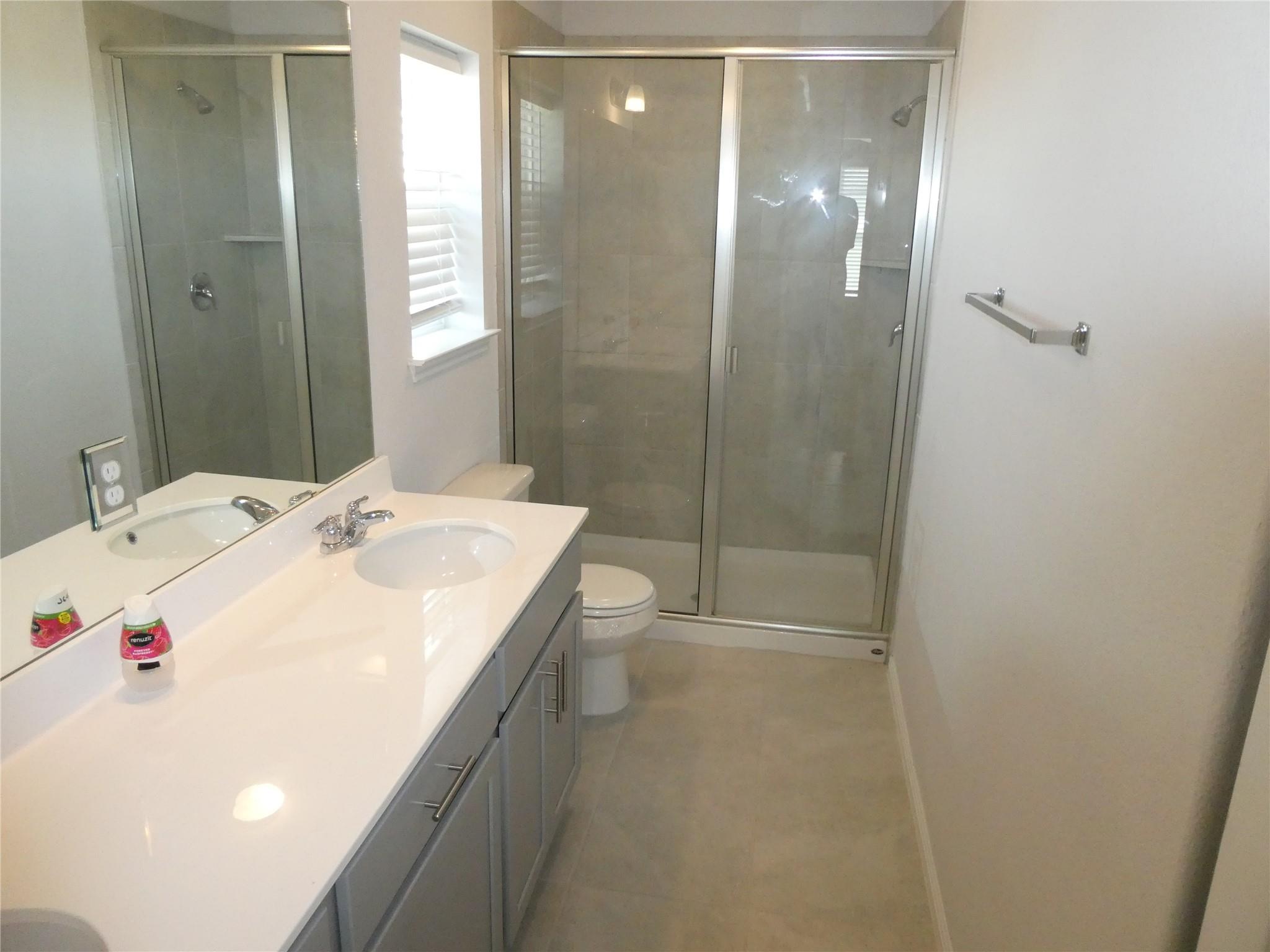 10906 SENTINEL Dr, Austin, TX 78747