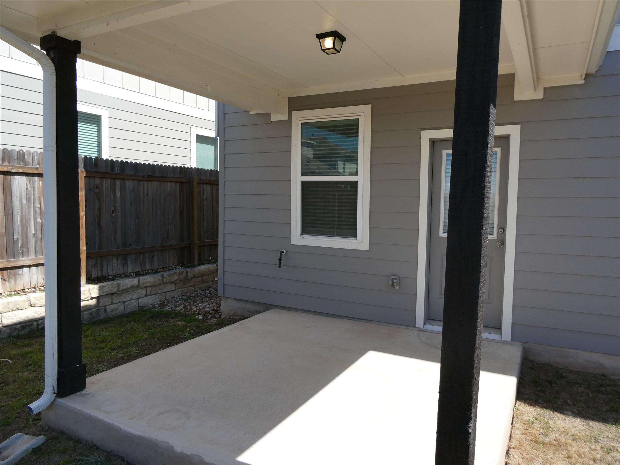 10906 SENTINEL Dr, Austin, TX 78747