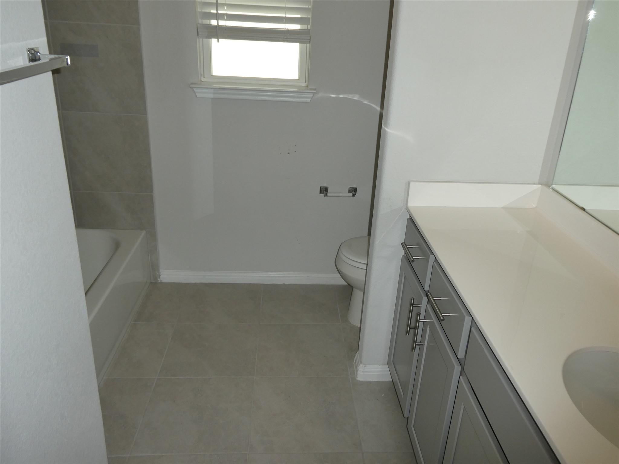 10906 SENTINEL Dr, Austin, TX 78747