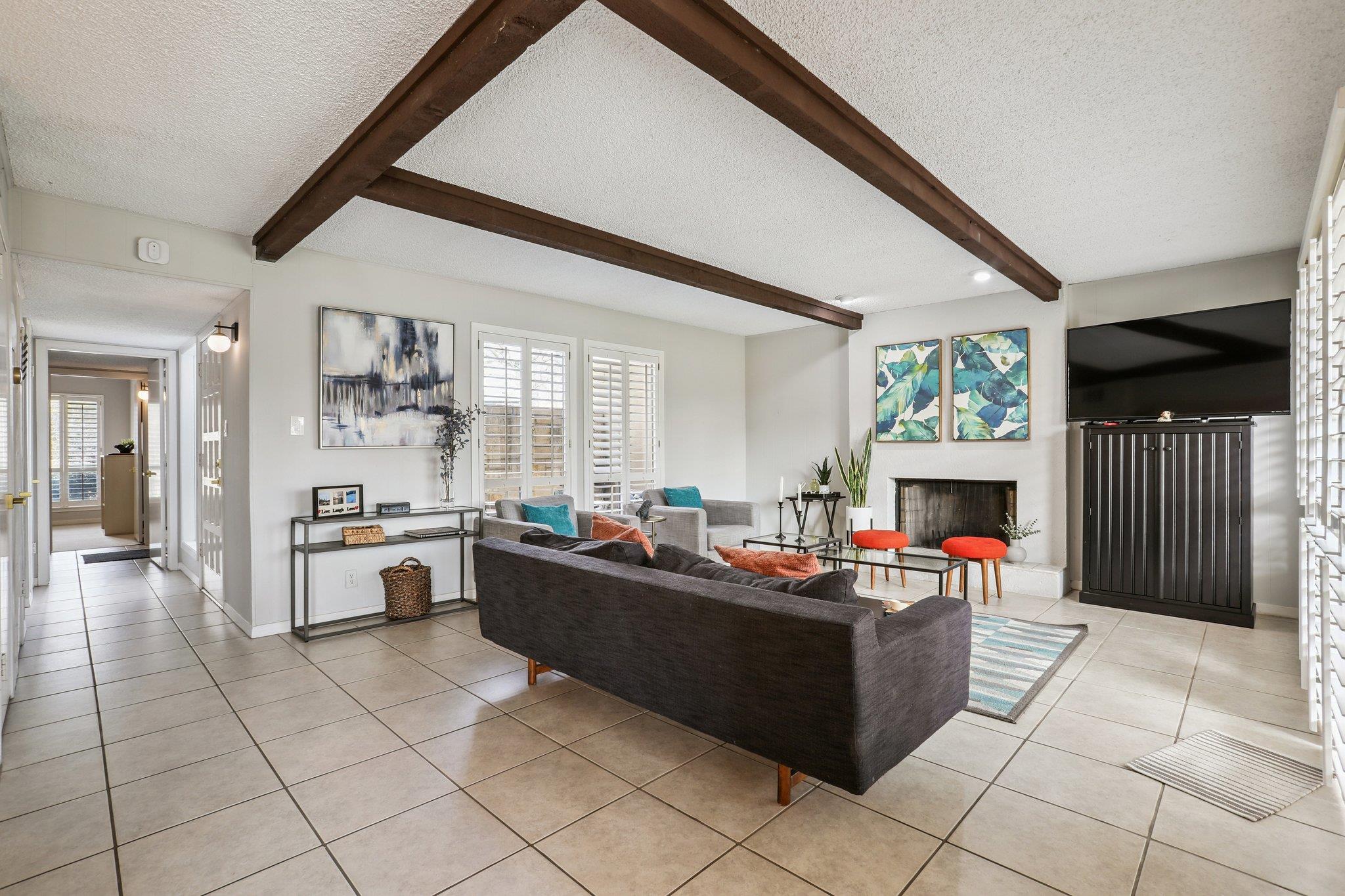 213 Lido St # N2, Lakeway, TX 78734