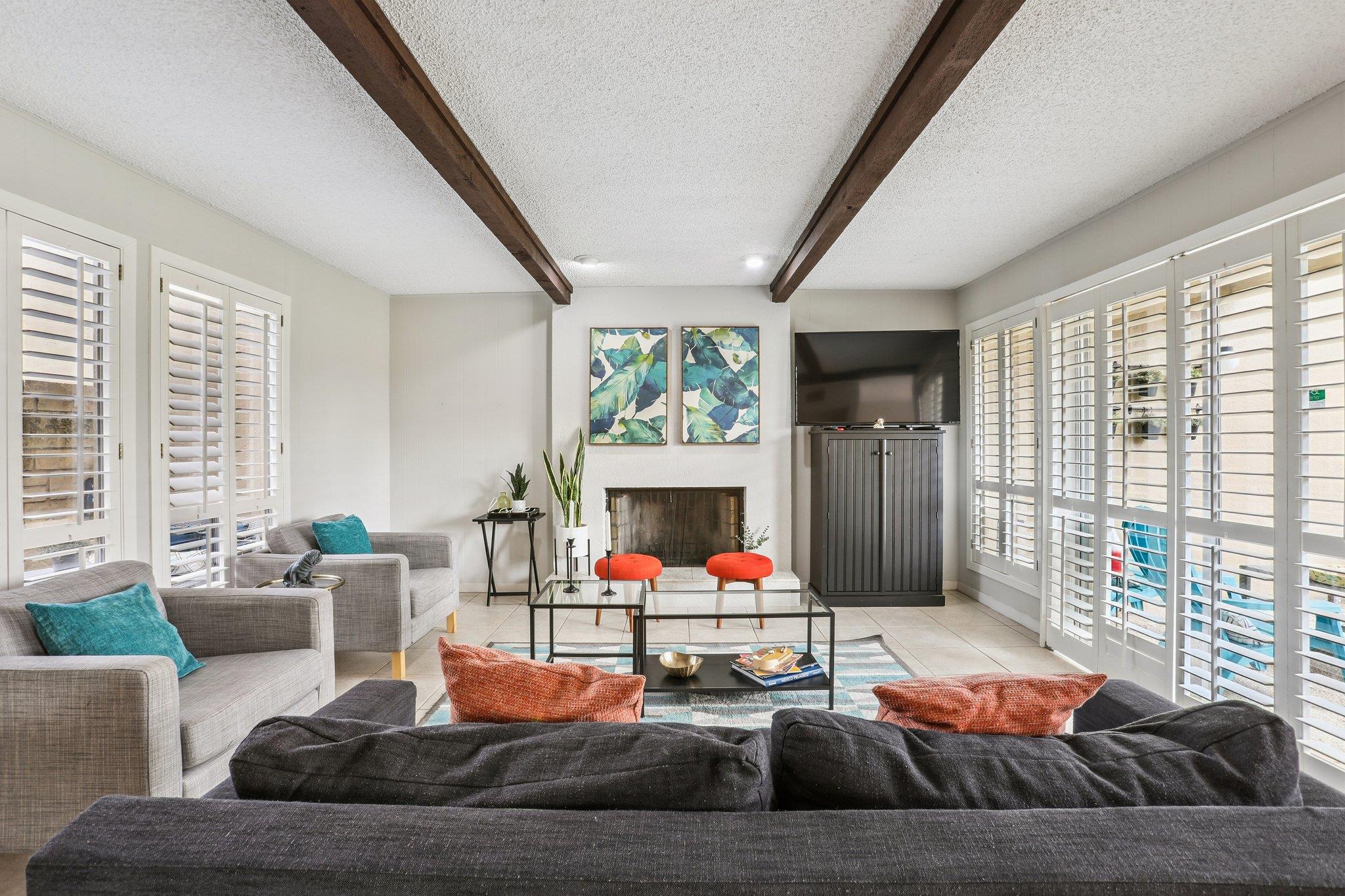 213 Lido St # N2, Lakeway, TX 78734