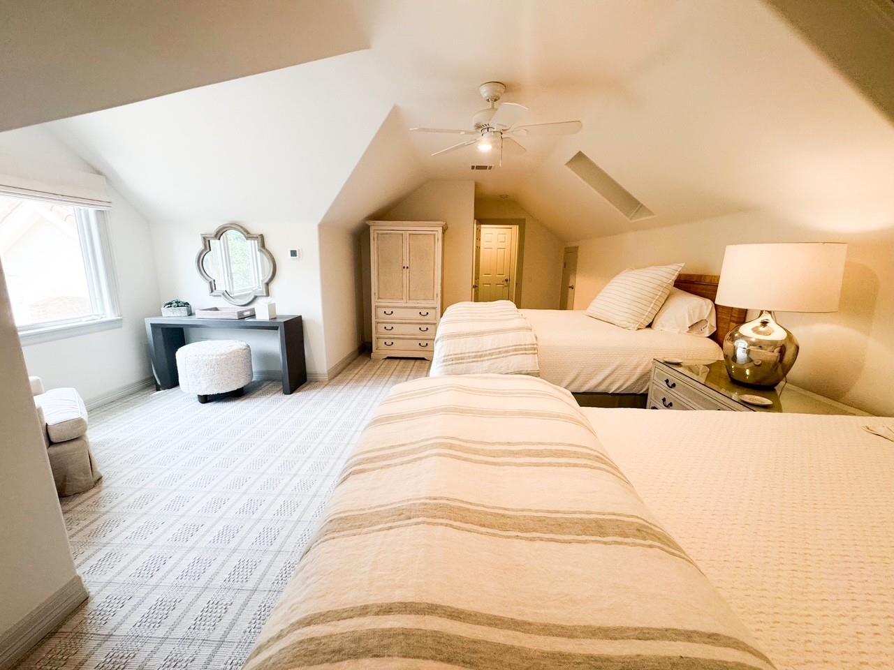 24729 Travis Lakeside Cv, Spicewood, TX 78669