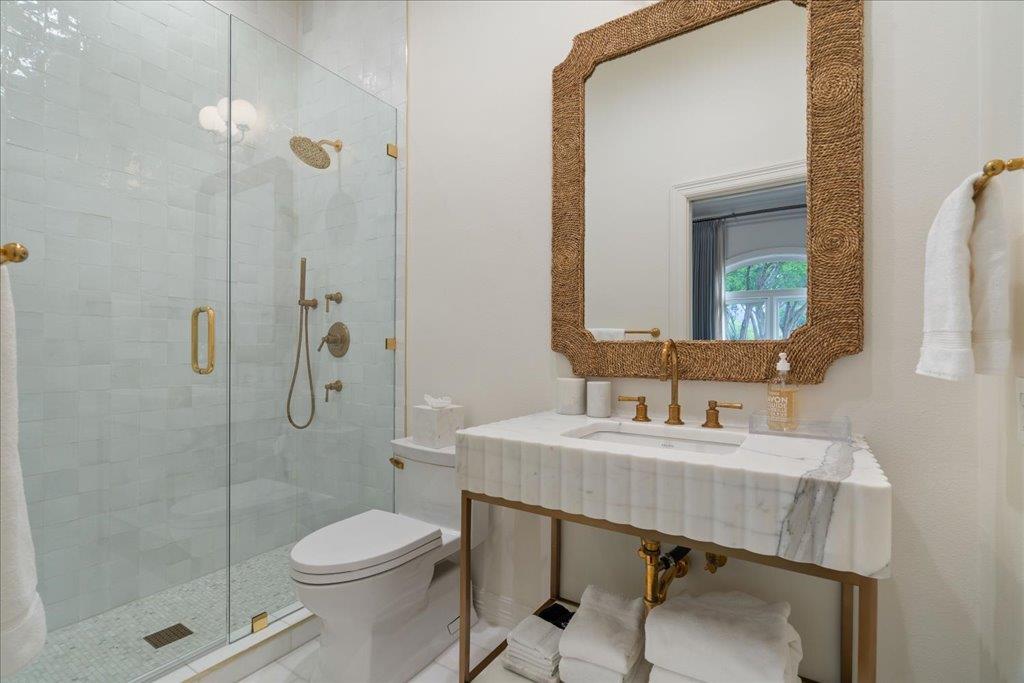 24729 Travis Lakeside Cv, Spicewood, TX 78669