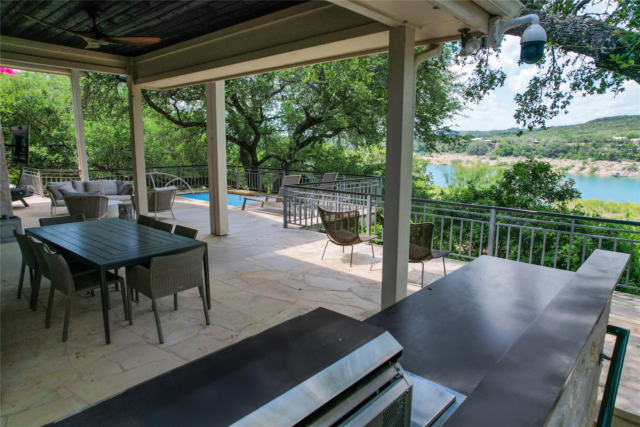 24729 Travis Lakeside Cv, Spicewood, TX 78669