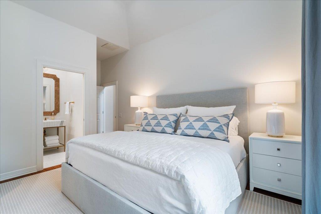 24729 Travis Lakeside Cv, Spicewood, TX 78669