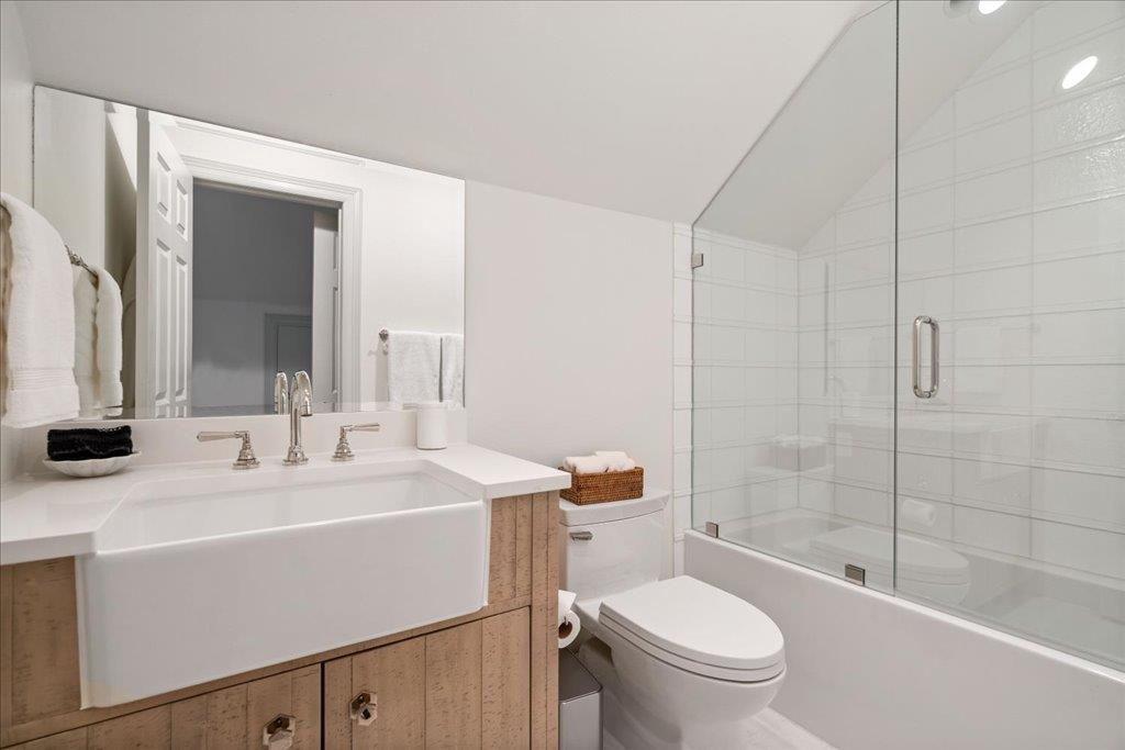 24729 Travis Lakeside Cv, Spicewood, TX 78669