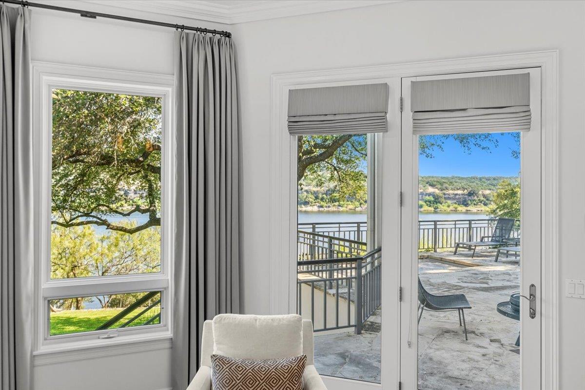 24729 Travis Lakeside Cv, Spicewood, TX 78669