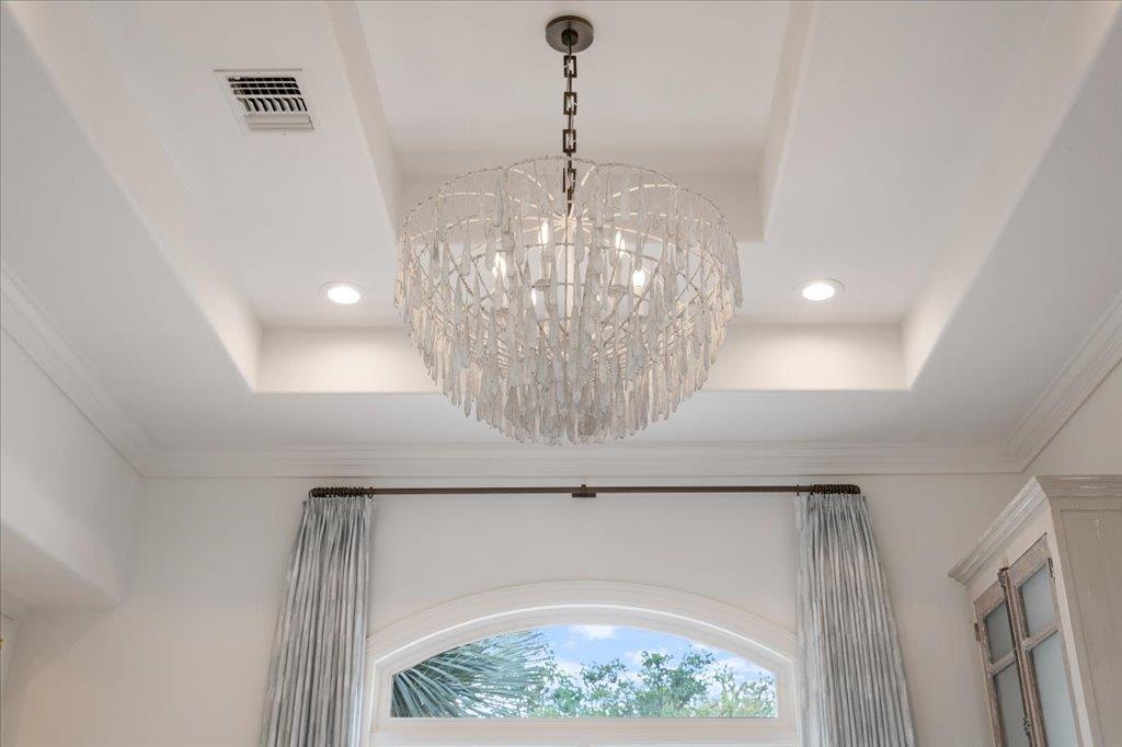 24729 Travis Lakeside Cv, Spicewood, TX 78669