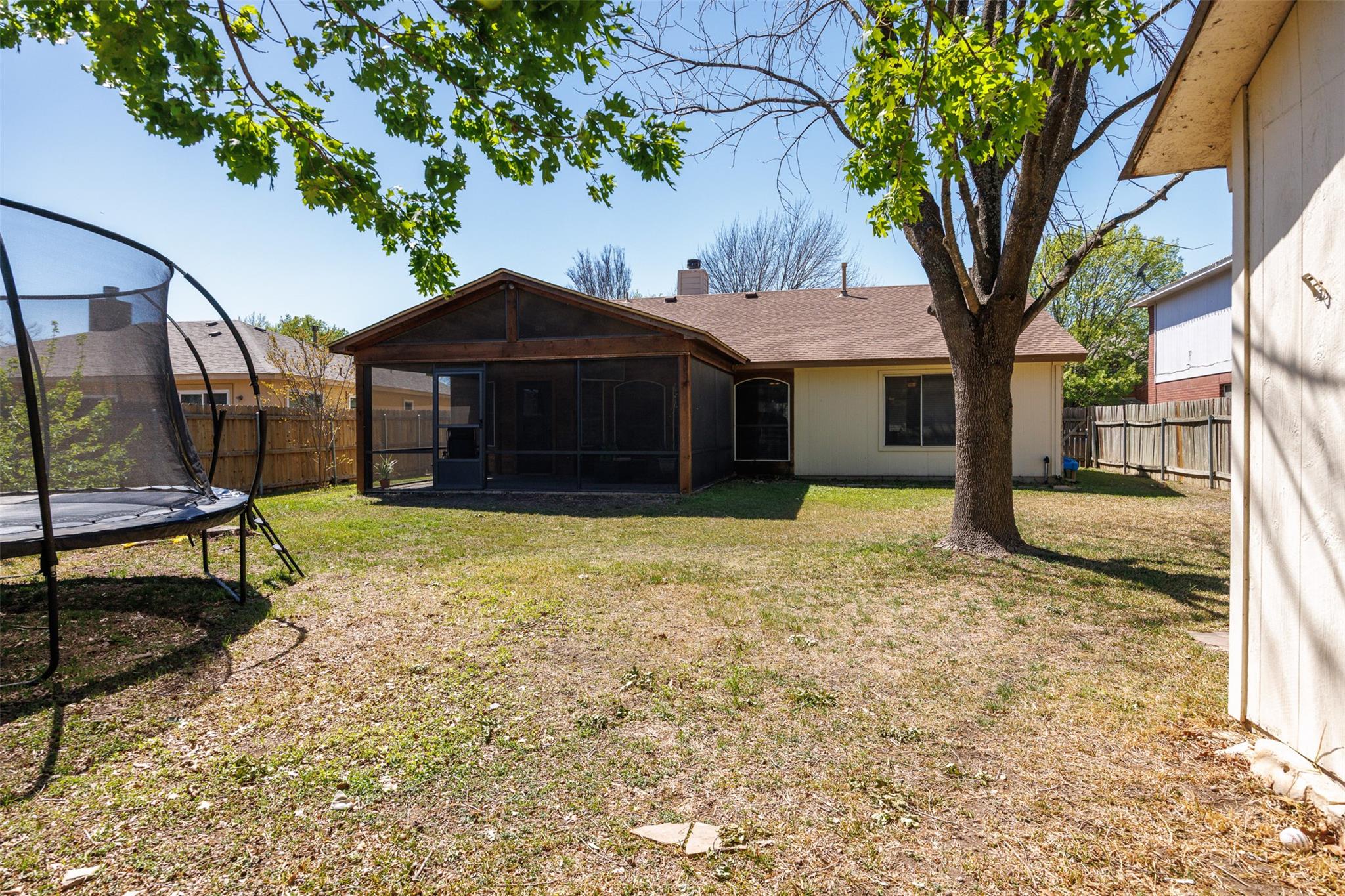 1520 Brandi Cir, Kyle, TX 78640