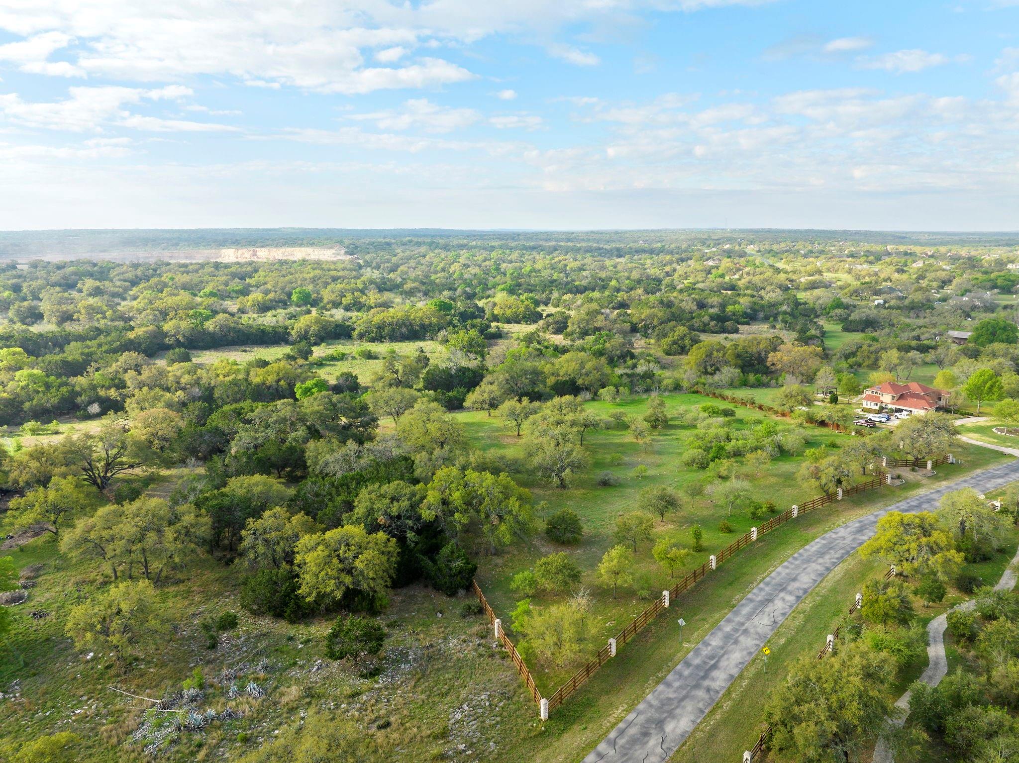 415 E Bartlett Dr, Buda, TX 78610