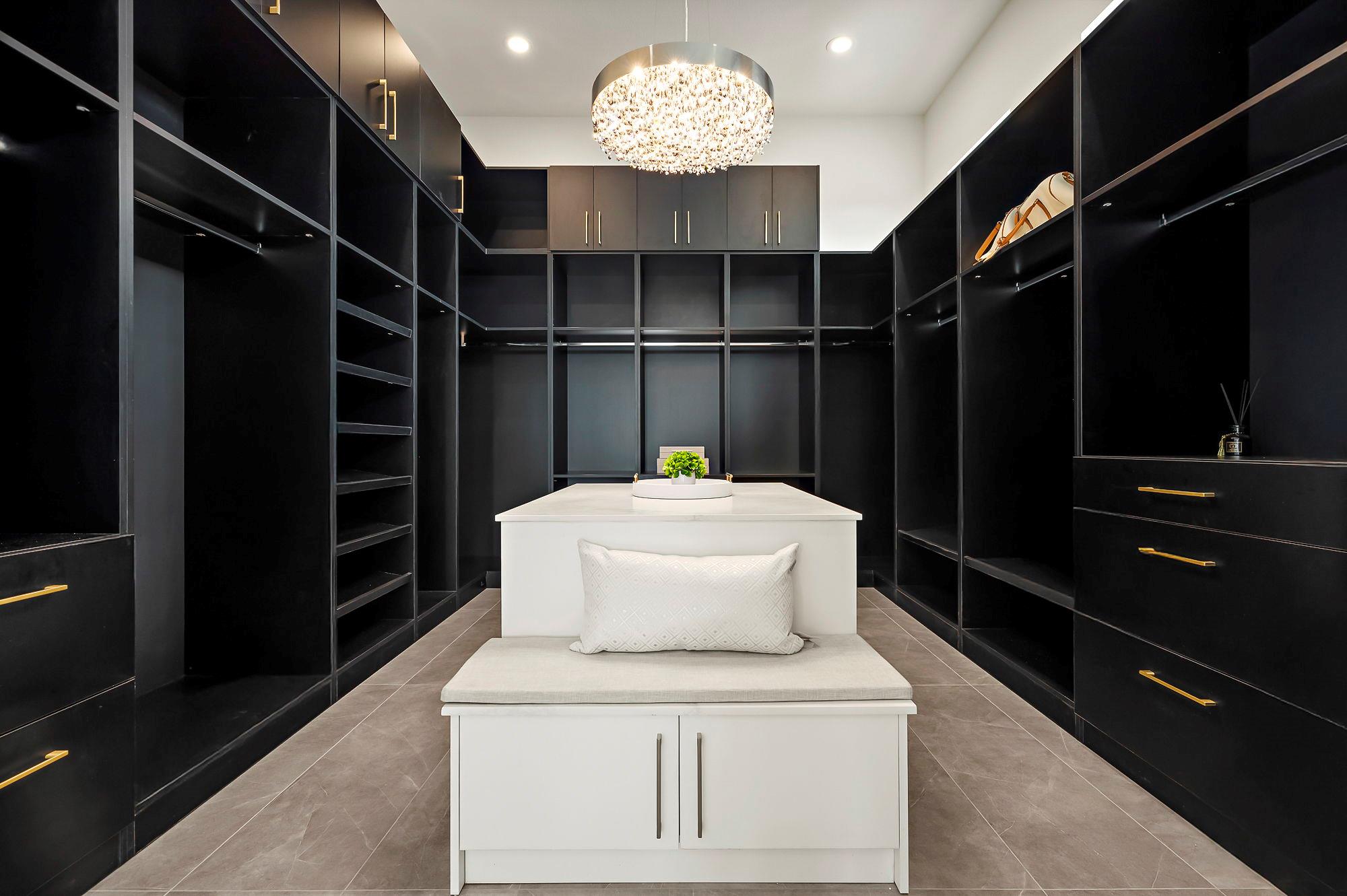 10211 Thistle Rdg, Austin, TX 78733