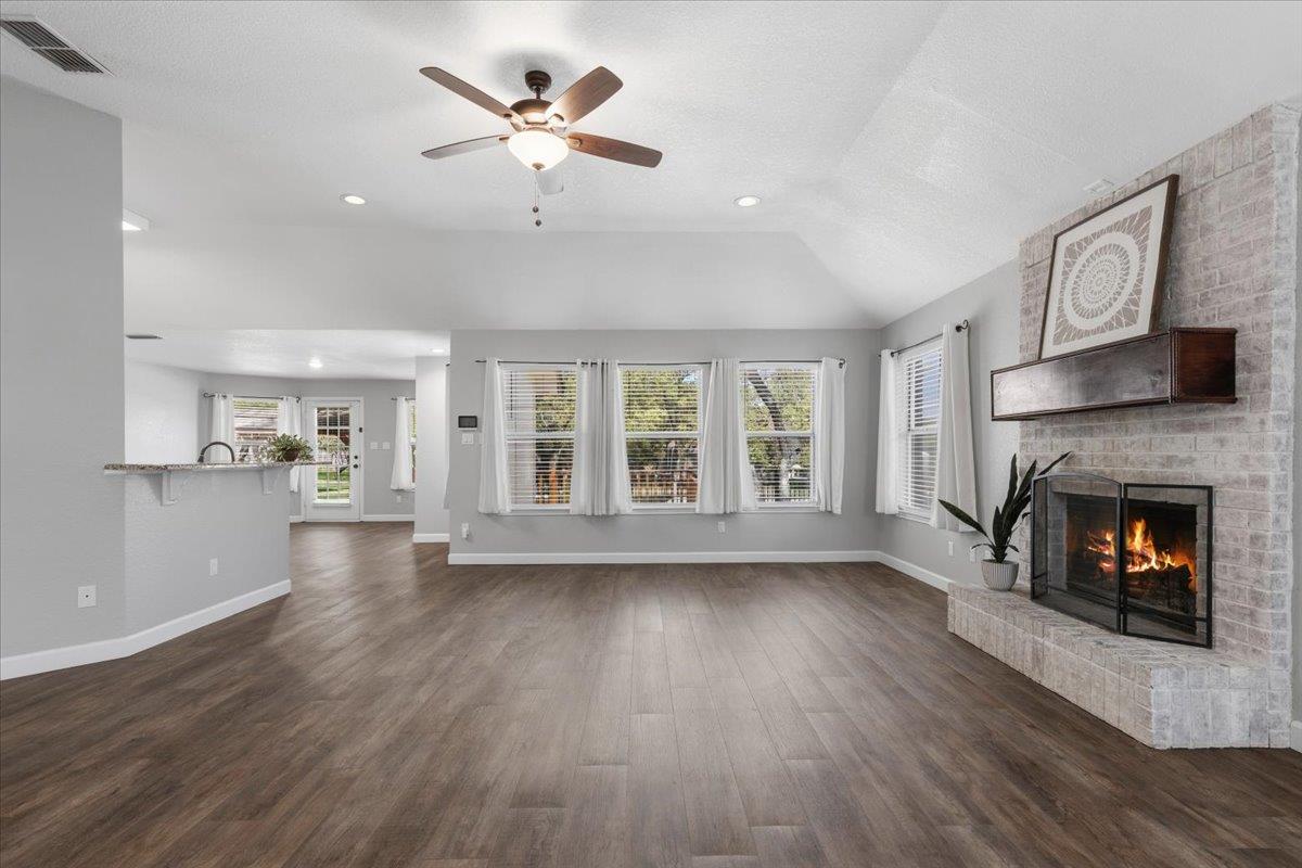 506 La Paloma Dr, Georgetown, TX 78628