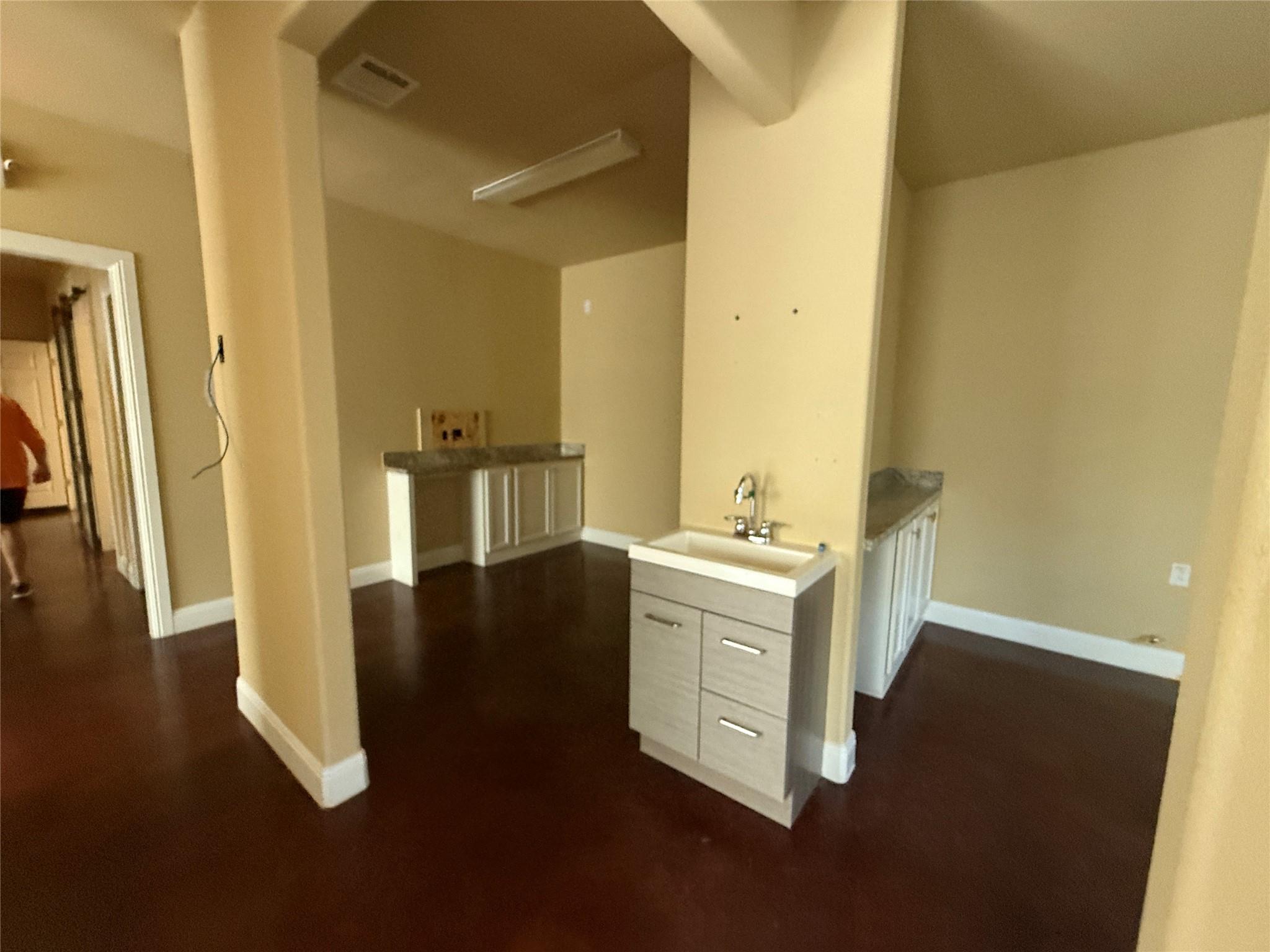 904 Crystal Falls Pkwy, Leander, TX 78641