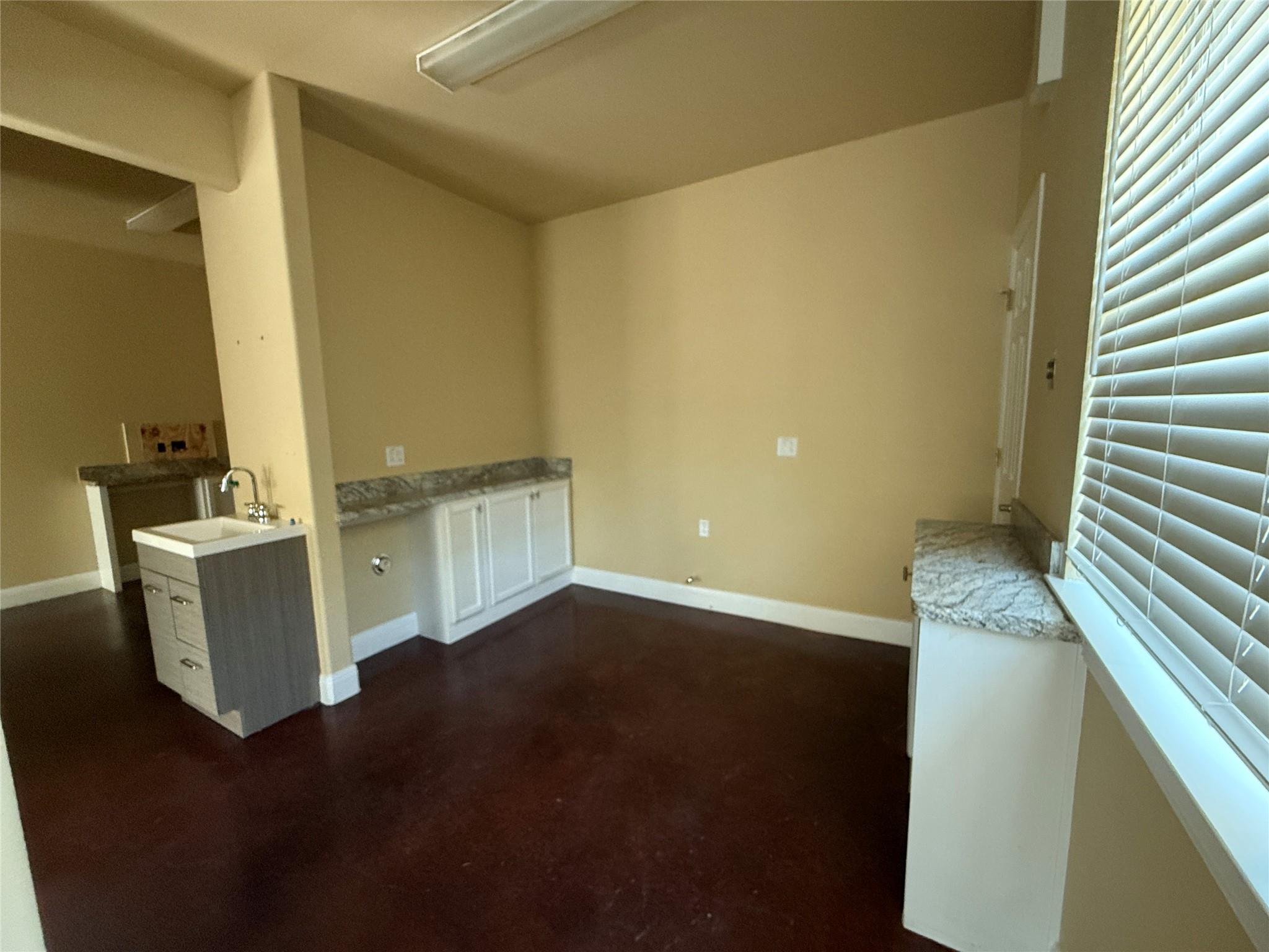 904 Crystal Falls Pkwy, Leander, TX 78641