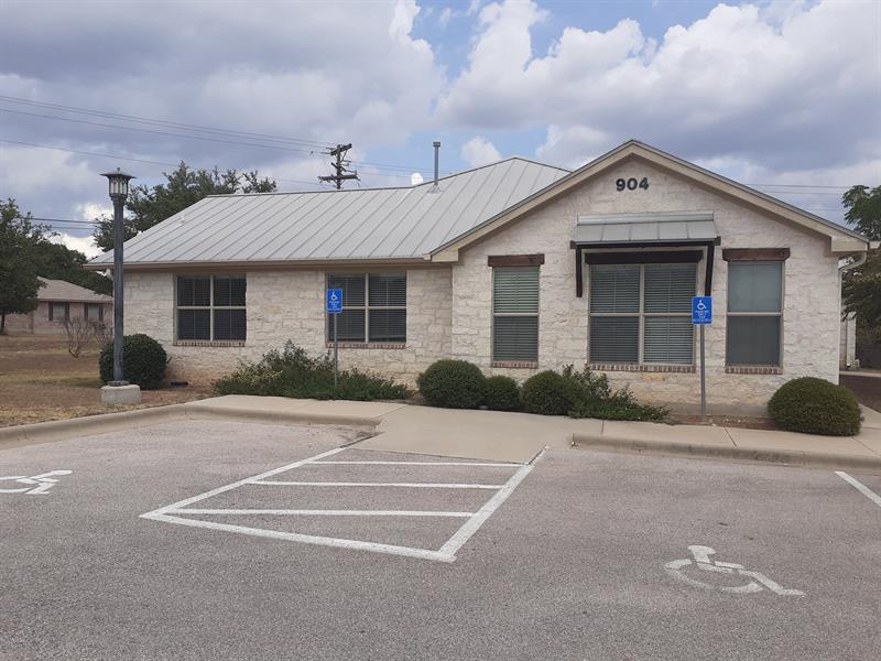 904 Crystal Falls Pkwy, Leander, TX 78641