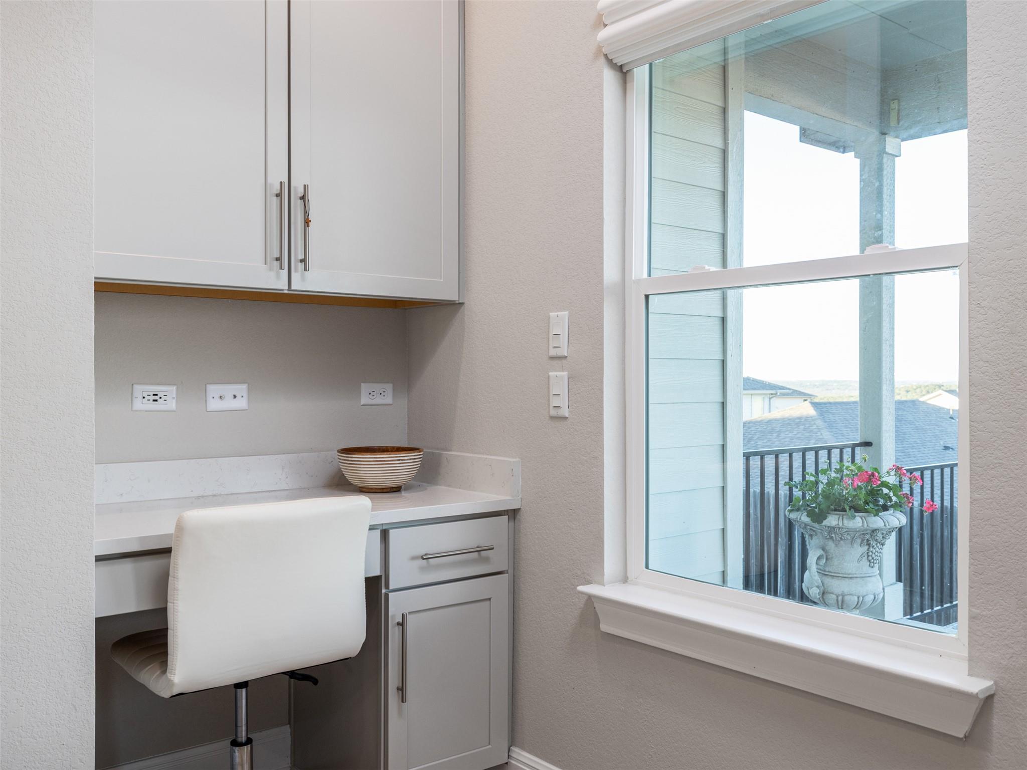 167 Victoria Peak Loop, Dripping Springs, TX 78620