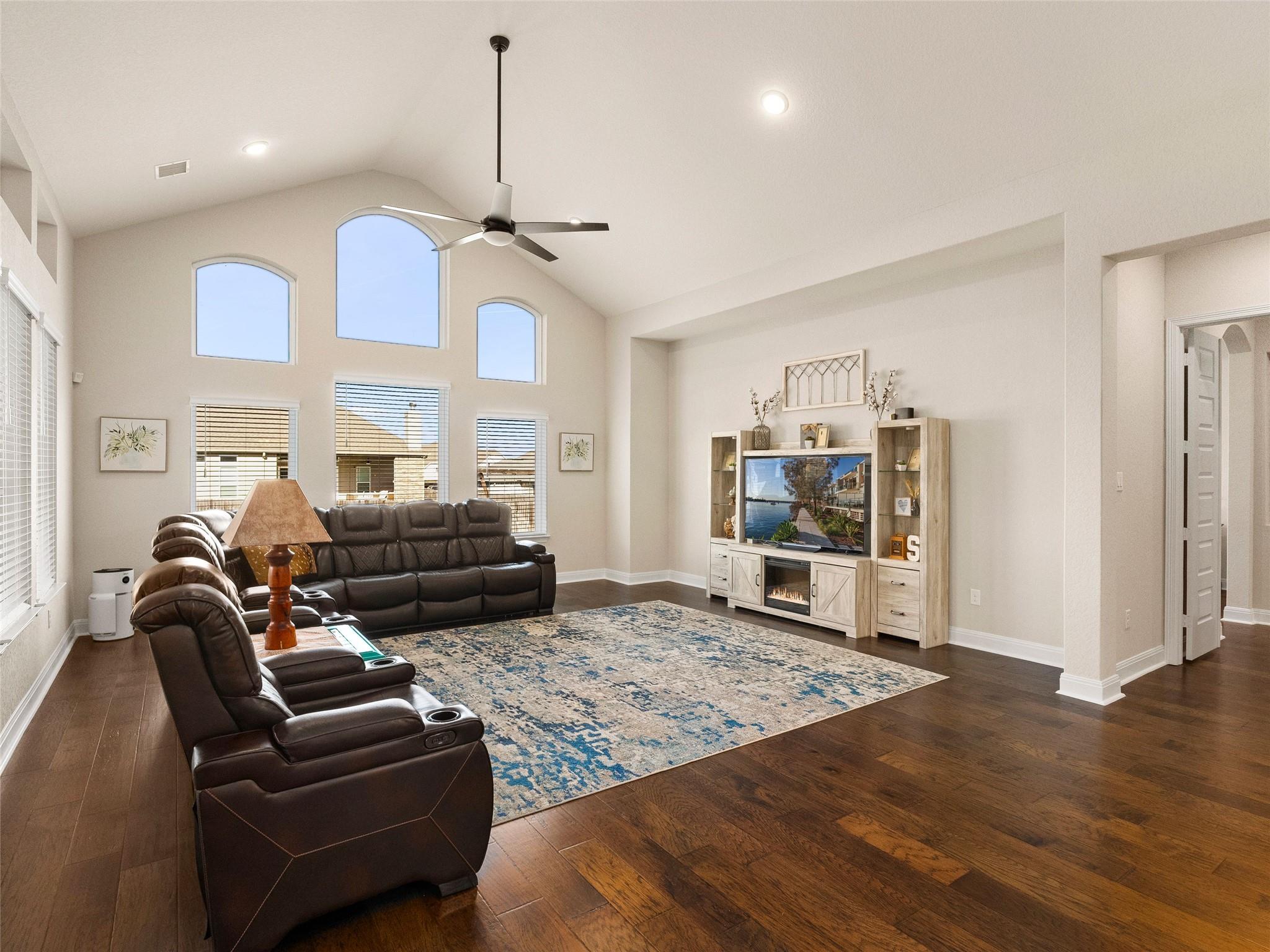 3235 Jasons Way, Marion, TX 78124