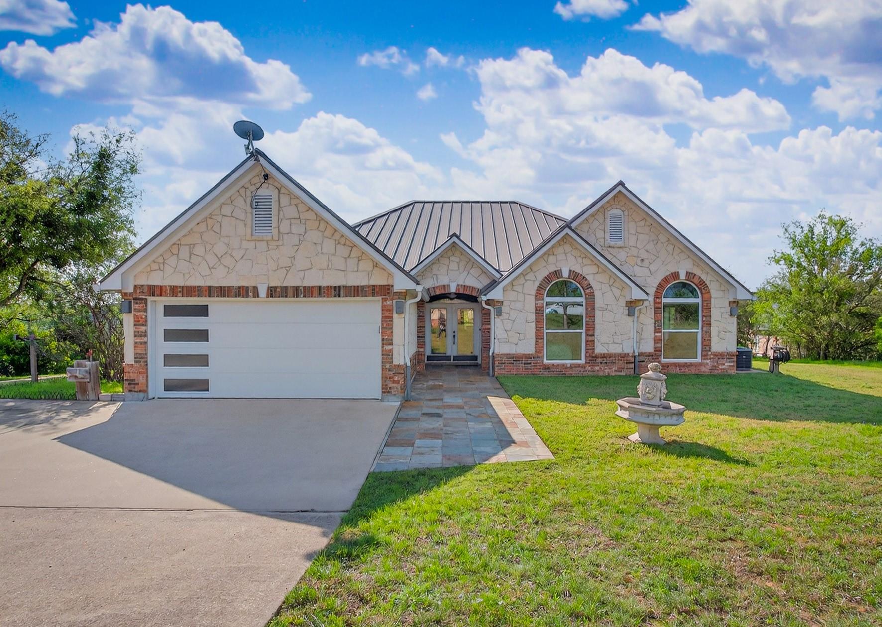 493 Chimney Cove Dr, Marble Falls, TX 78654