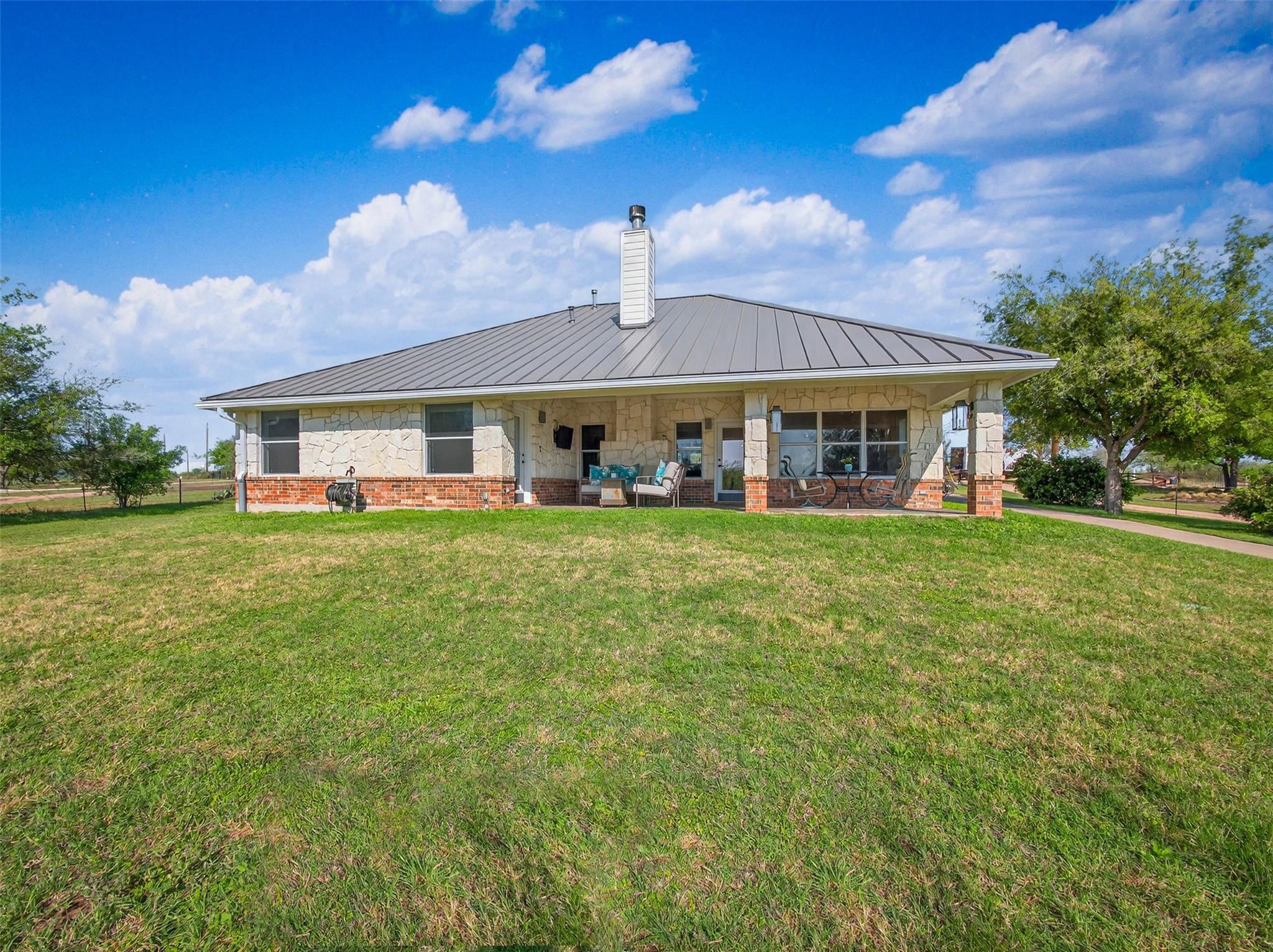 493 Chimney Cove Dr, Marble Falls, TX 78654