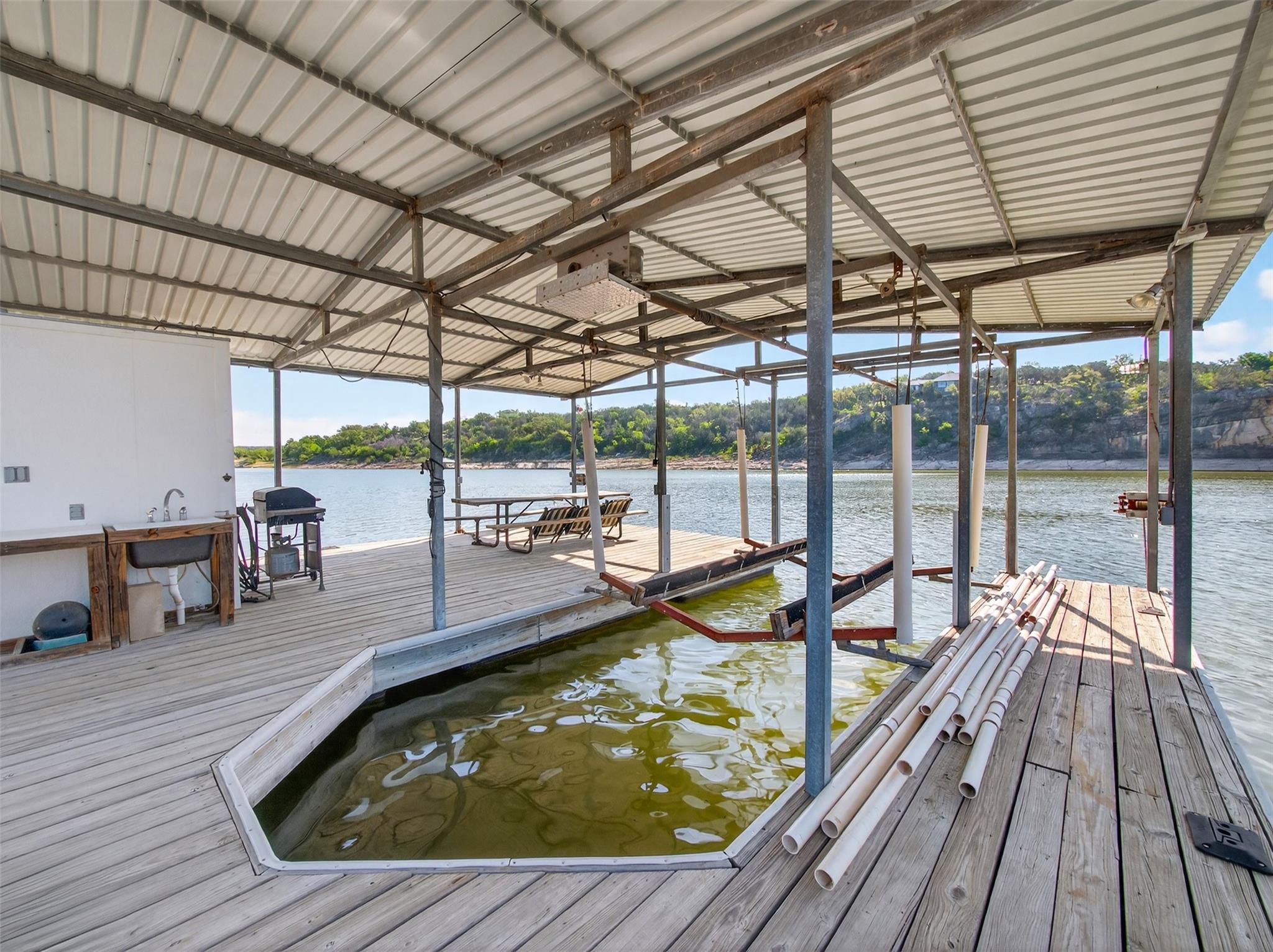493 Chimney Cove Dr, Marble Falls, TX 78654