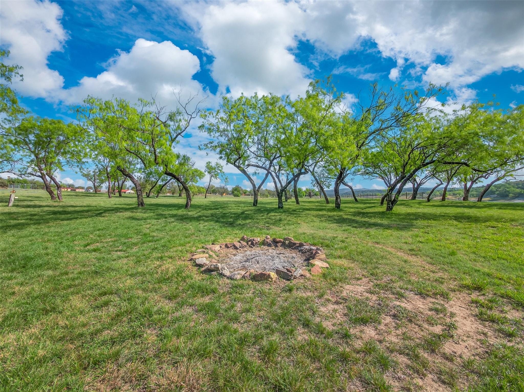 493 Chimney Cove Dr, Marble Falls, TX 78654