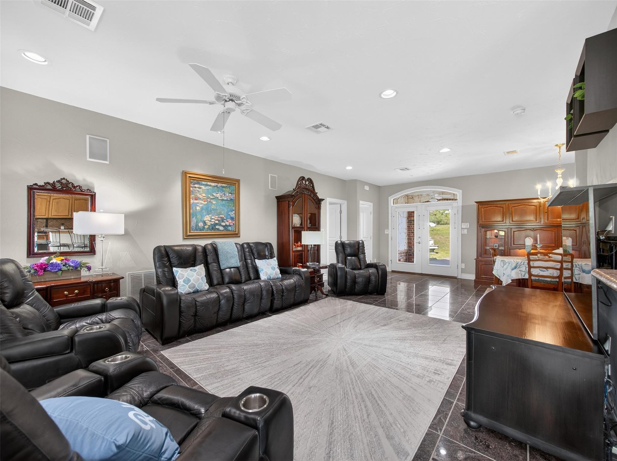 493 Chimney Cove Dr, Marble Falls, TX 78654