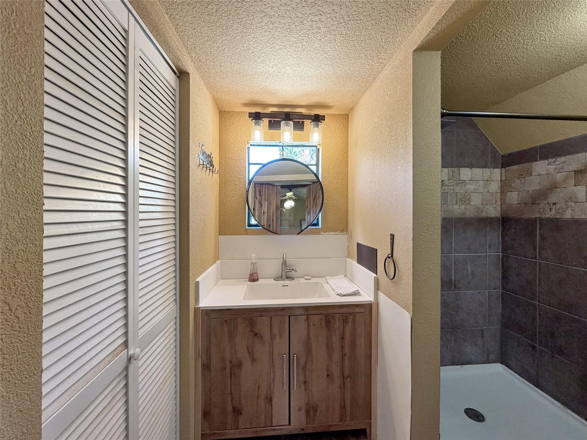 1721 Fm 3424 Dr, Canyon Lake, TX 78133