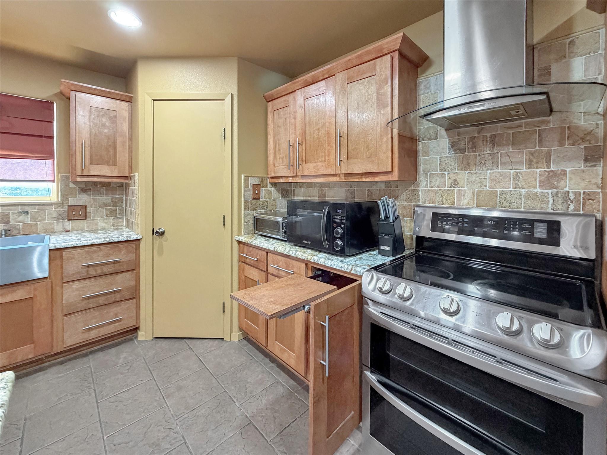 1721 Fm 3424 Dr, Canyon Lake, TX 78133