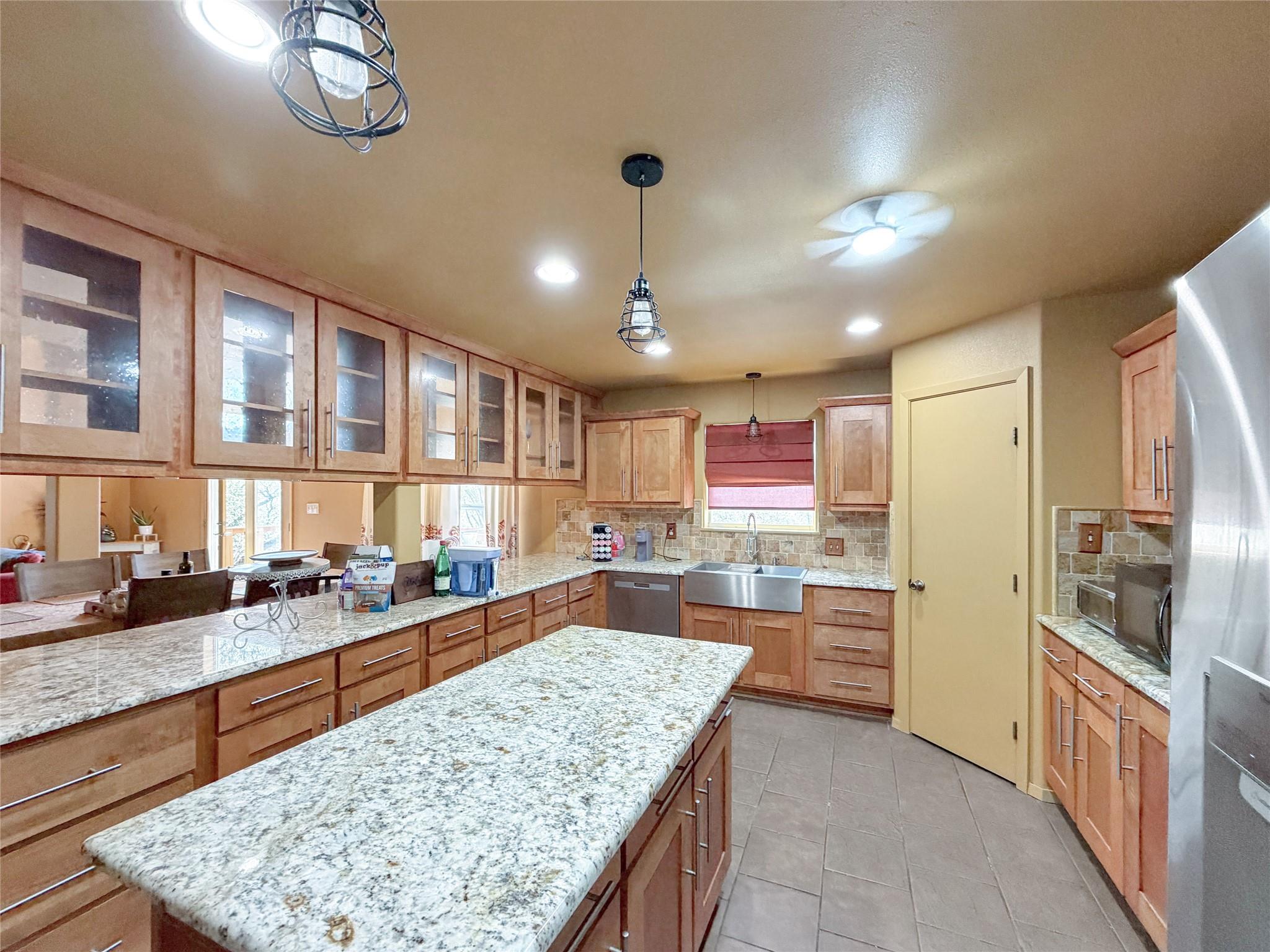 1721 Fm 3424 Dr, Canyon Lake, TX 78133