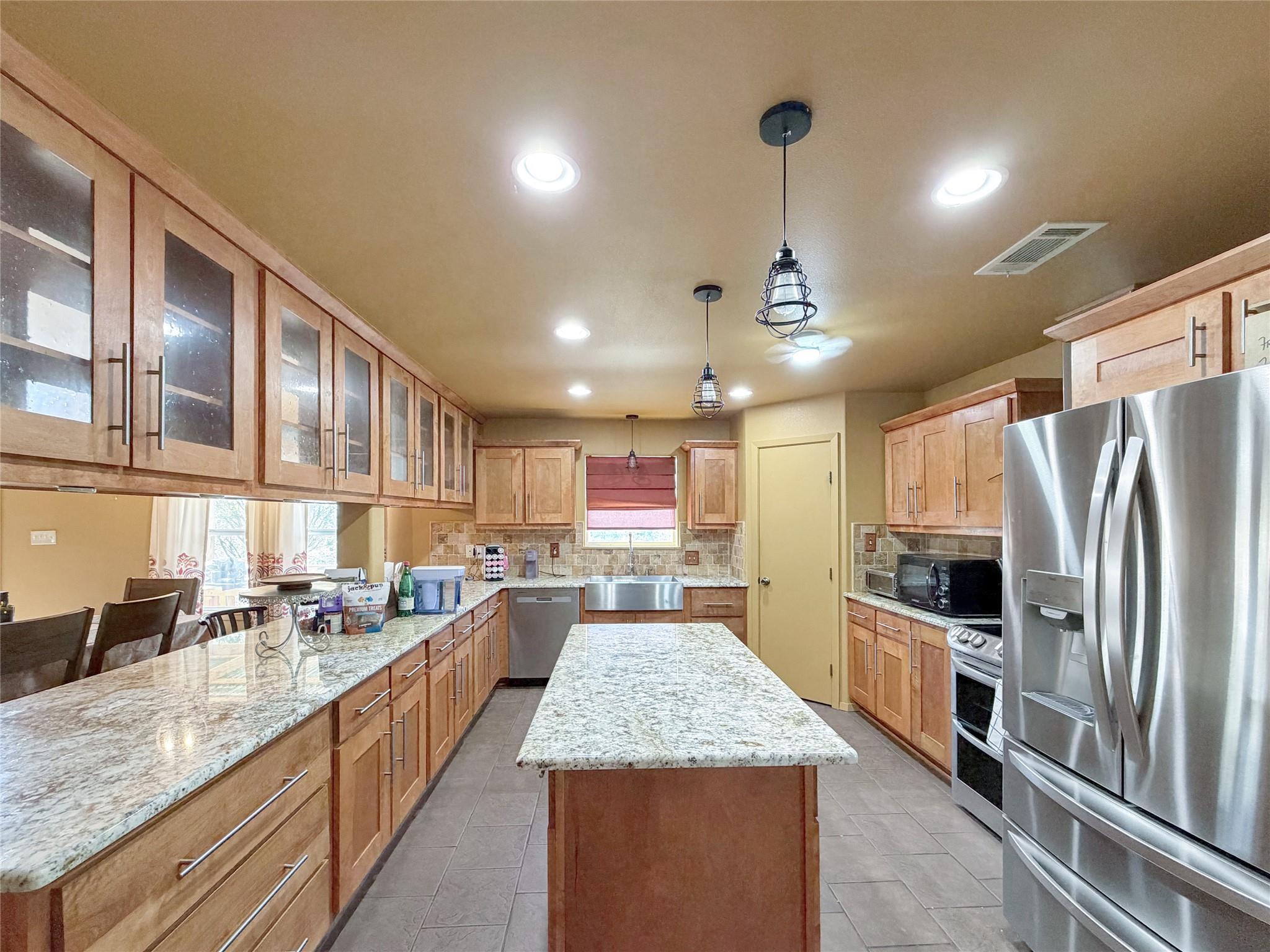 1721 Fm 3424 Dr, Canyon Lake, TX 78133