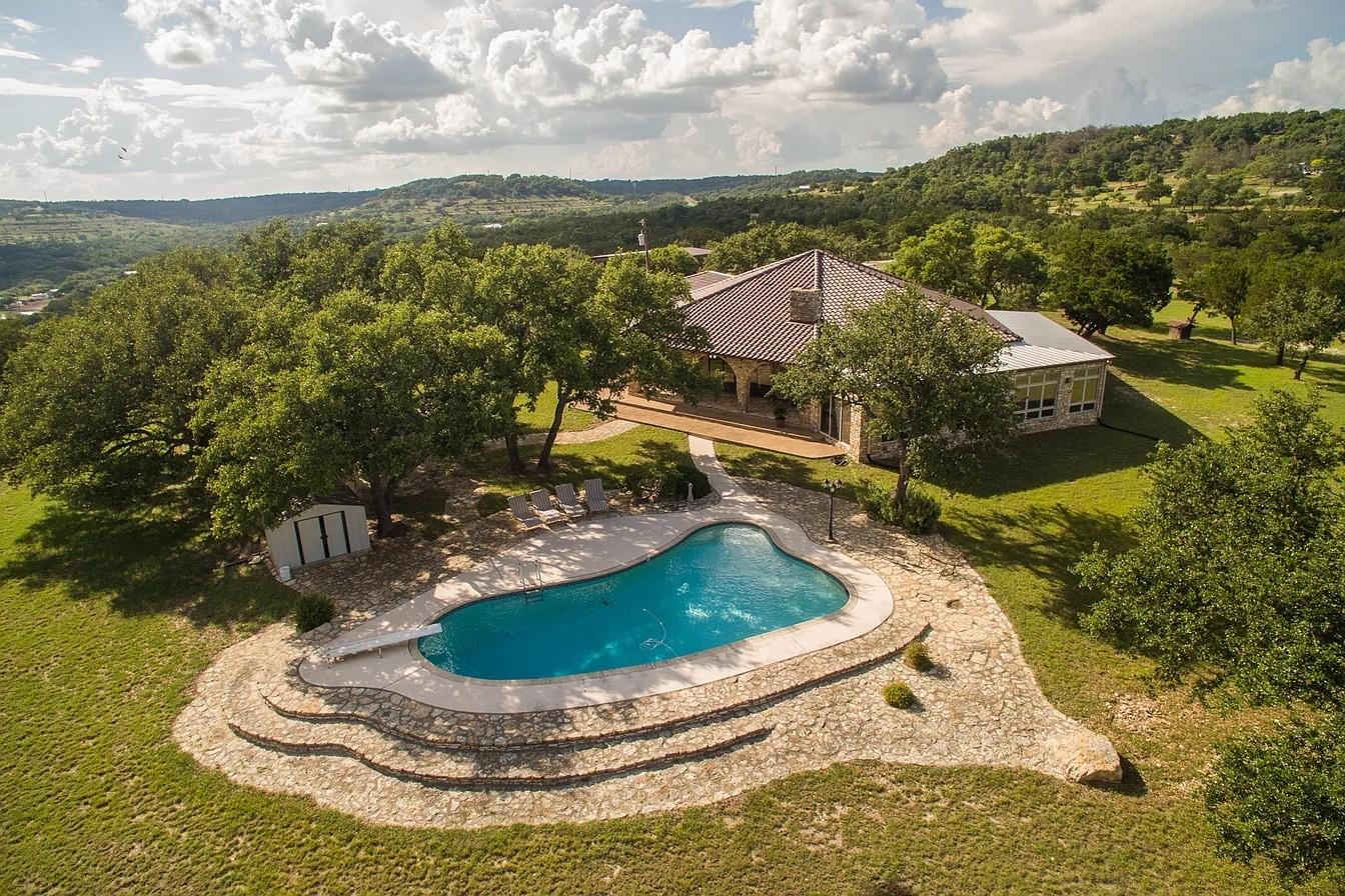 9763 Ranch Road 1623, Blanco, TX 78606