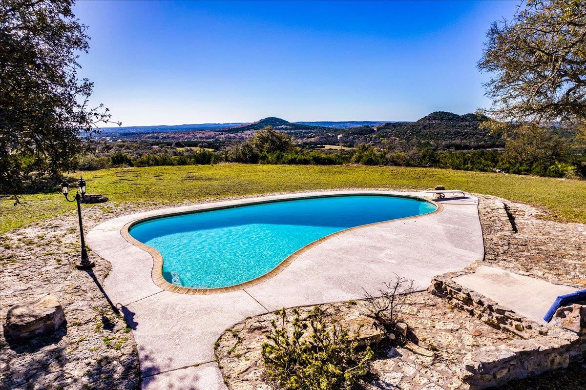 9763 Ranch Road 1623, Blanco, TX 78606