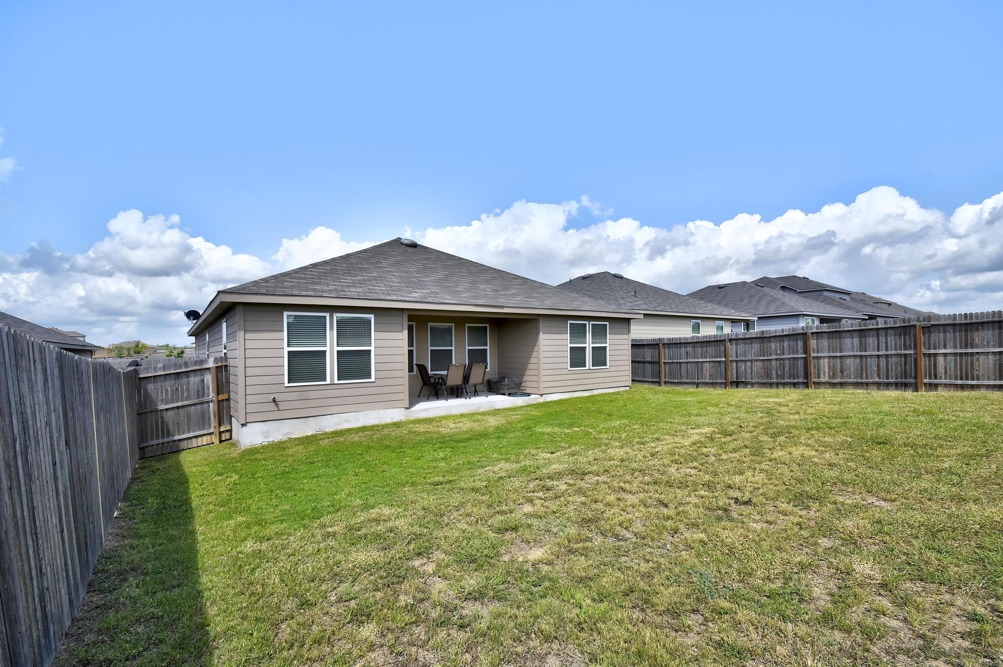733 PEAK Pl, Seguin, TX 78155
